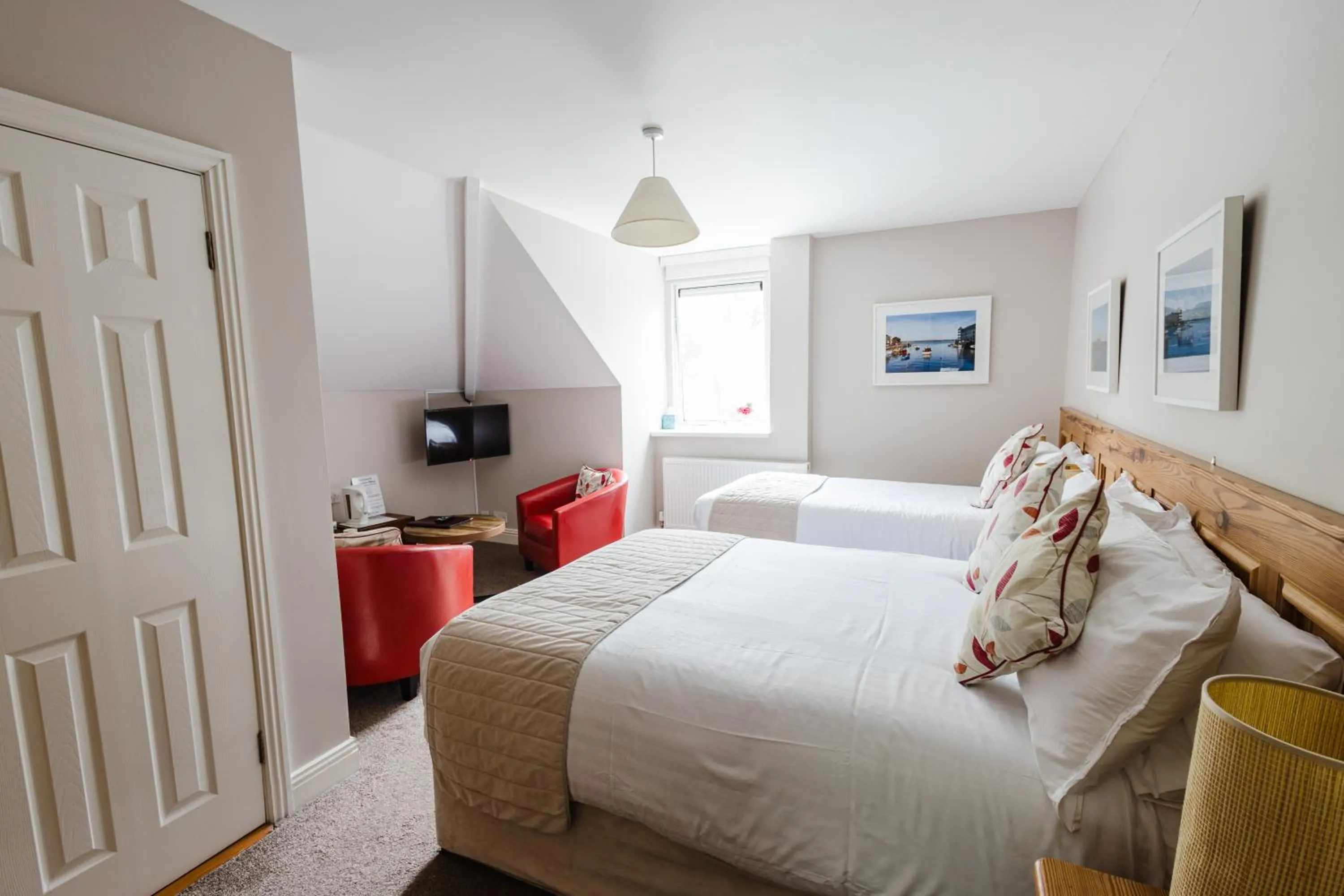 Bed in Avonmore House Guest Accommodation