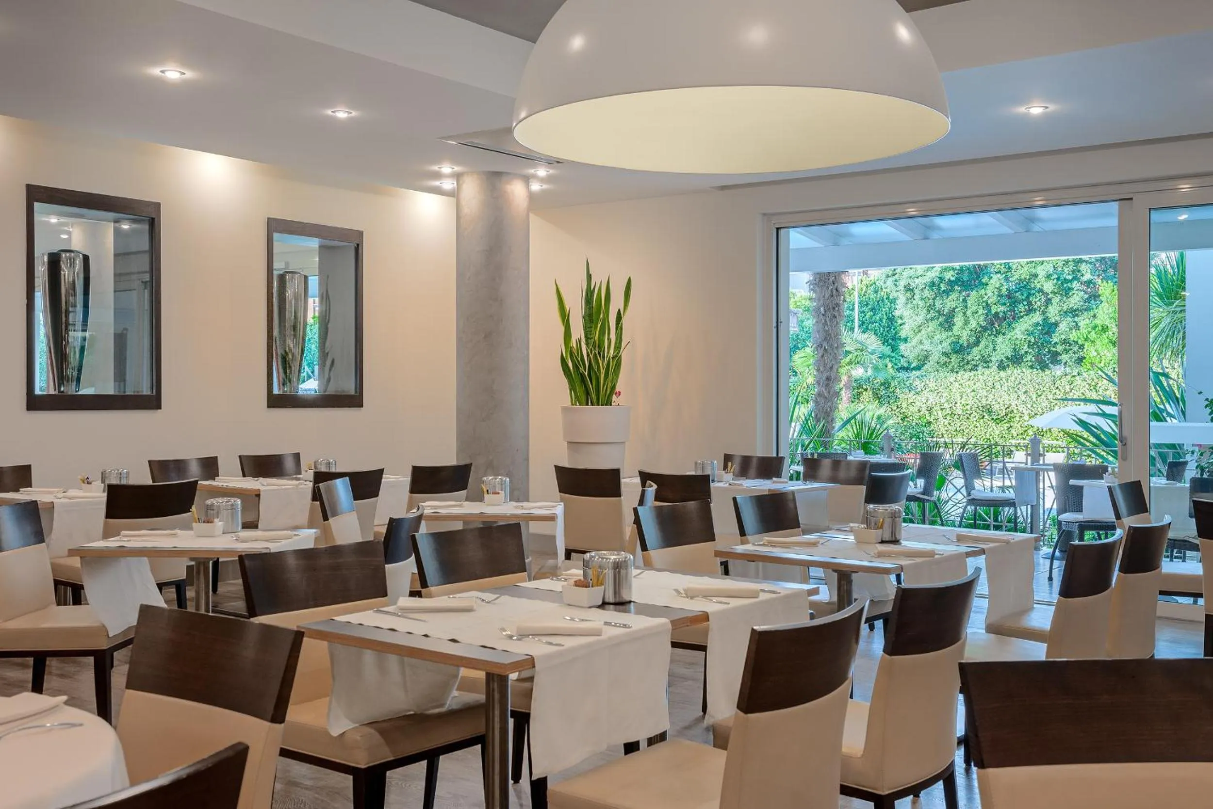 Buffet breakfast in Hotel Nazionale