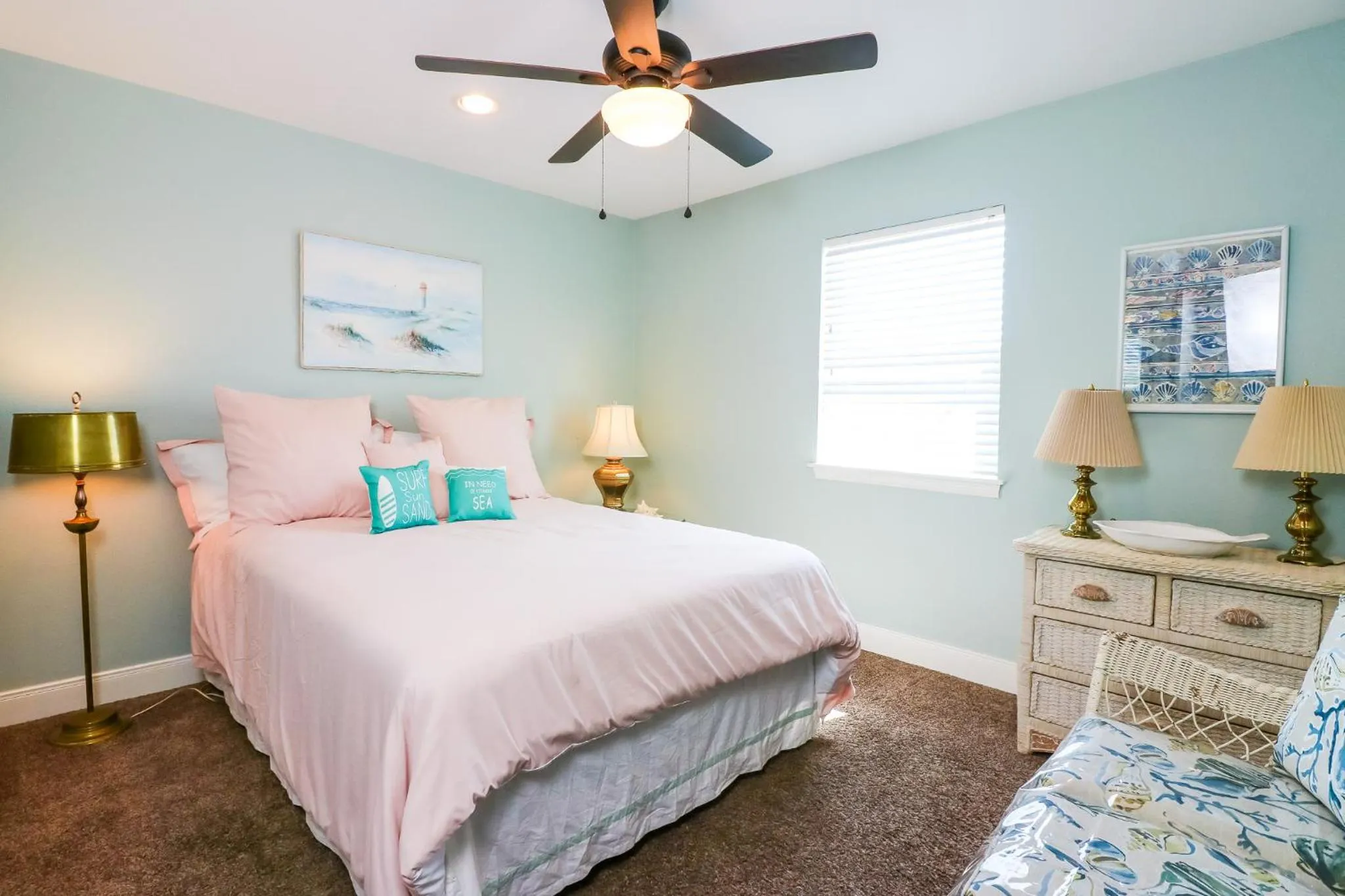 PERFECT location spacious yard coffee bar at this lovely beach home