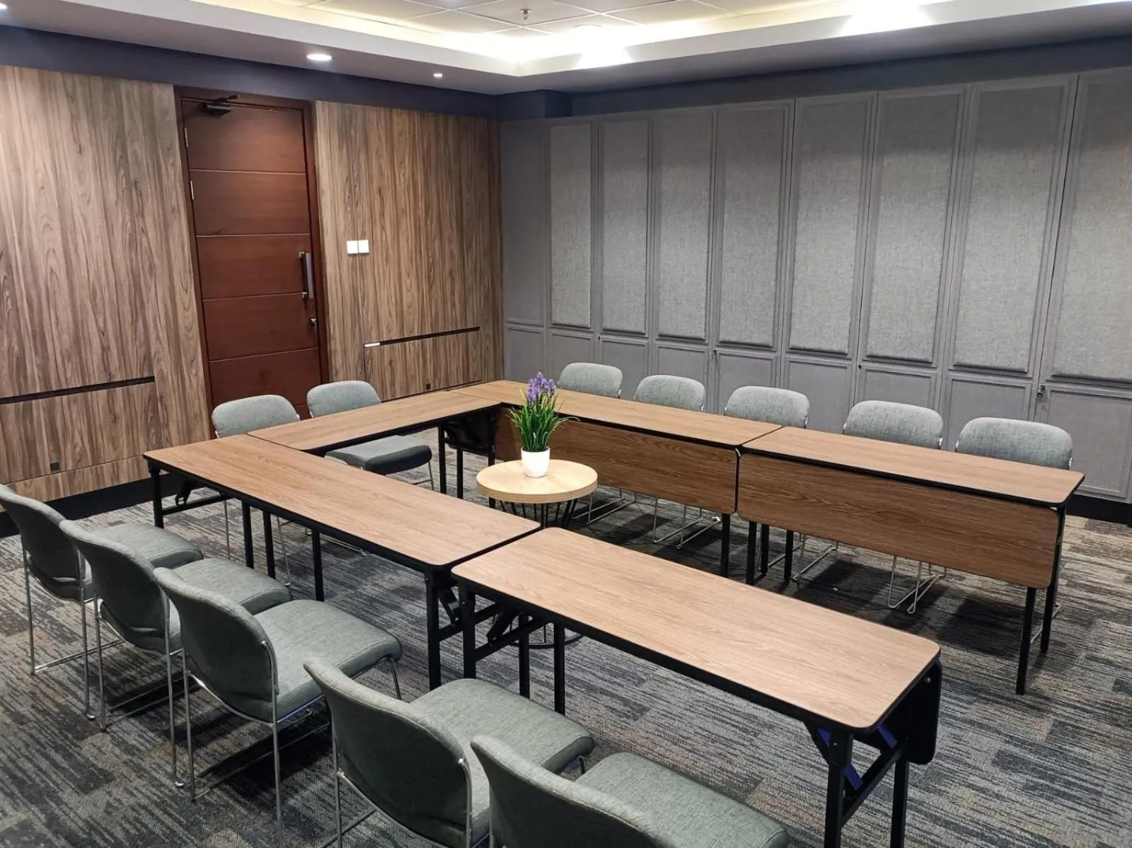 Meeting/conference room in FOX Lite Grogol Jakarta