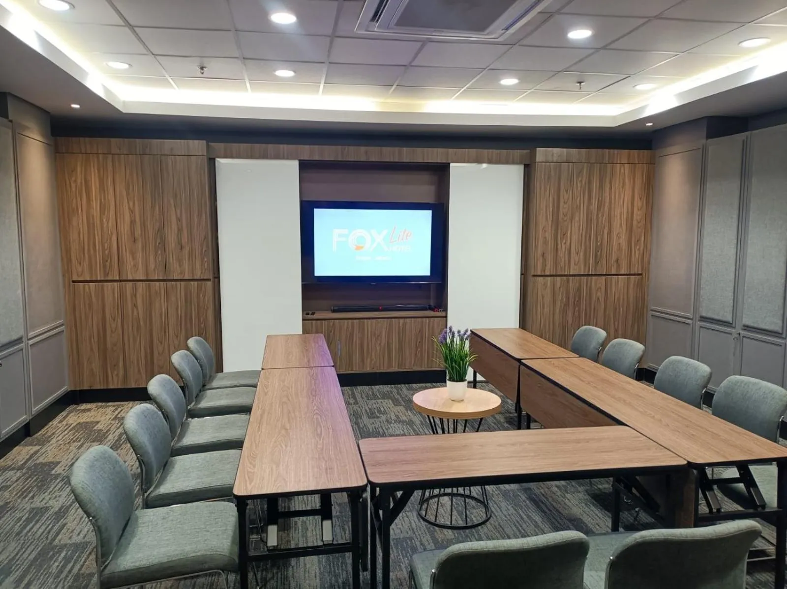 Meeting/conference room in FOX Lite Grogol Jakarta