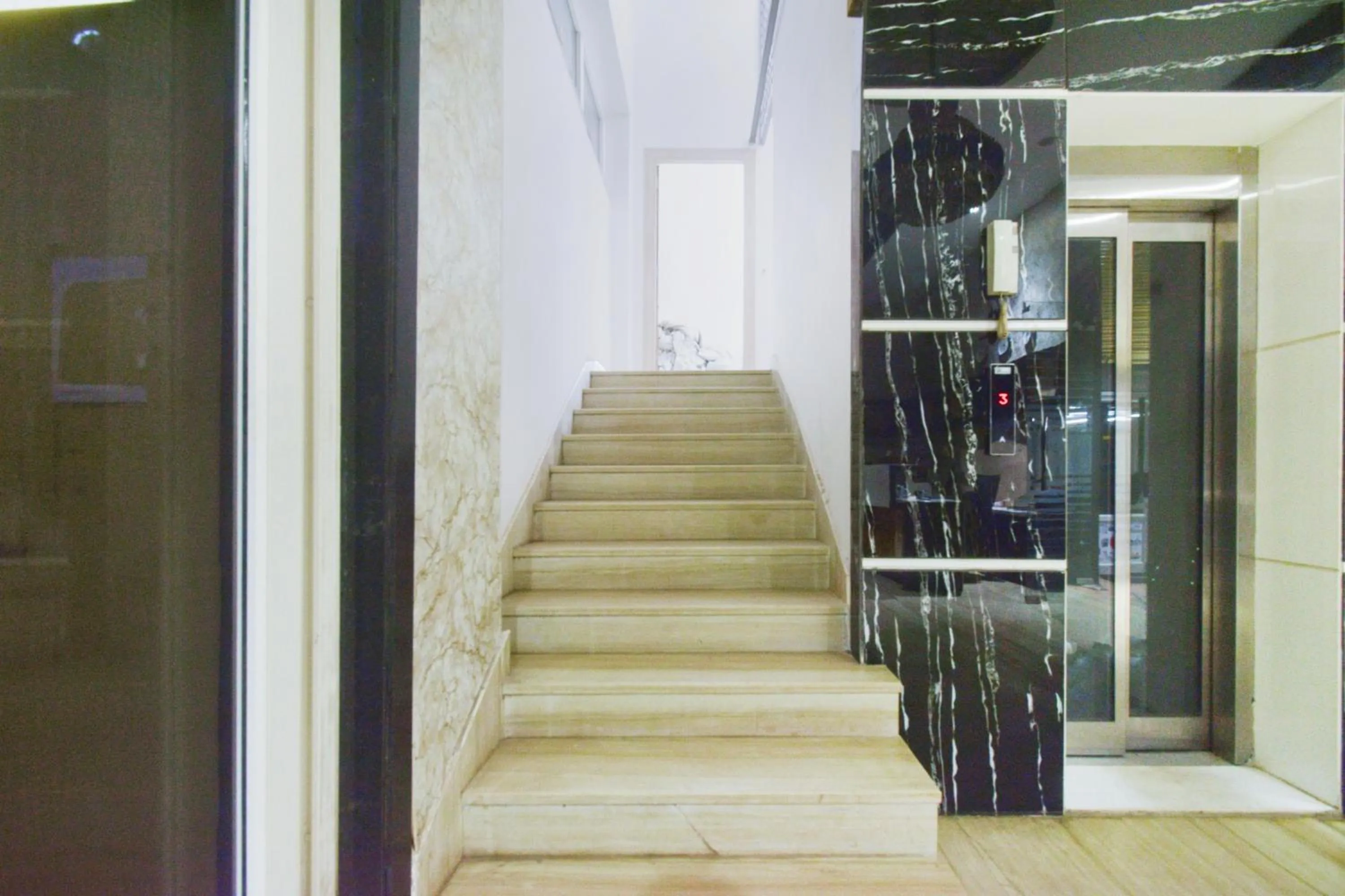 Lobby or reception in Super Townhouse Raniganj formerly Devi Residency