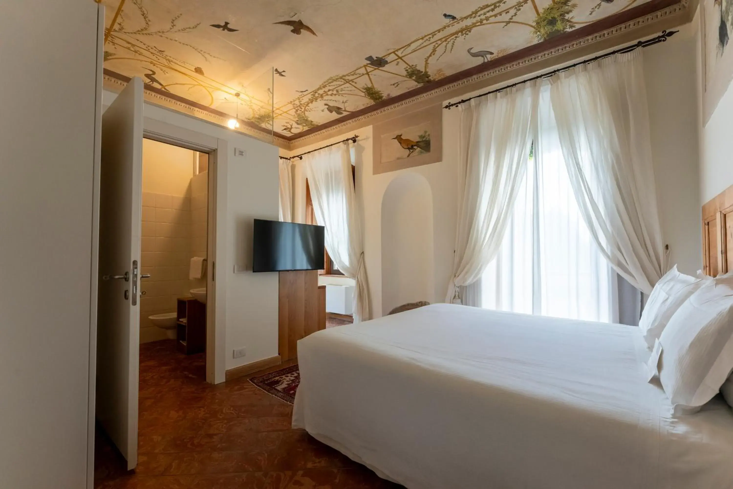 Queen Room with Garden View - single occupancy in Art Hotel Varese Queen Room with Garden View - single occupancy in Art Hotel Varese