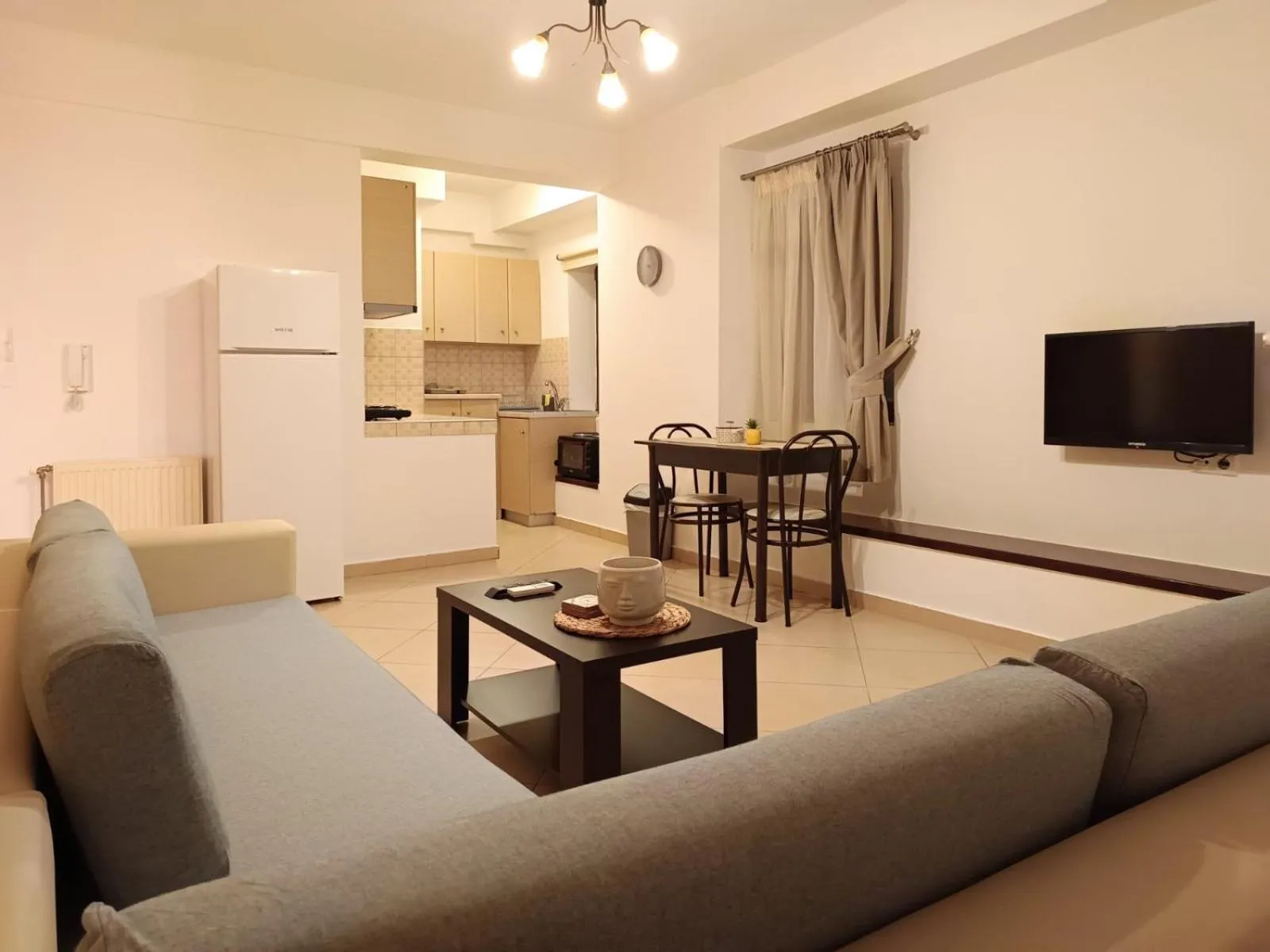 TV and multimedia in To Agioklima