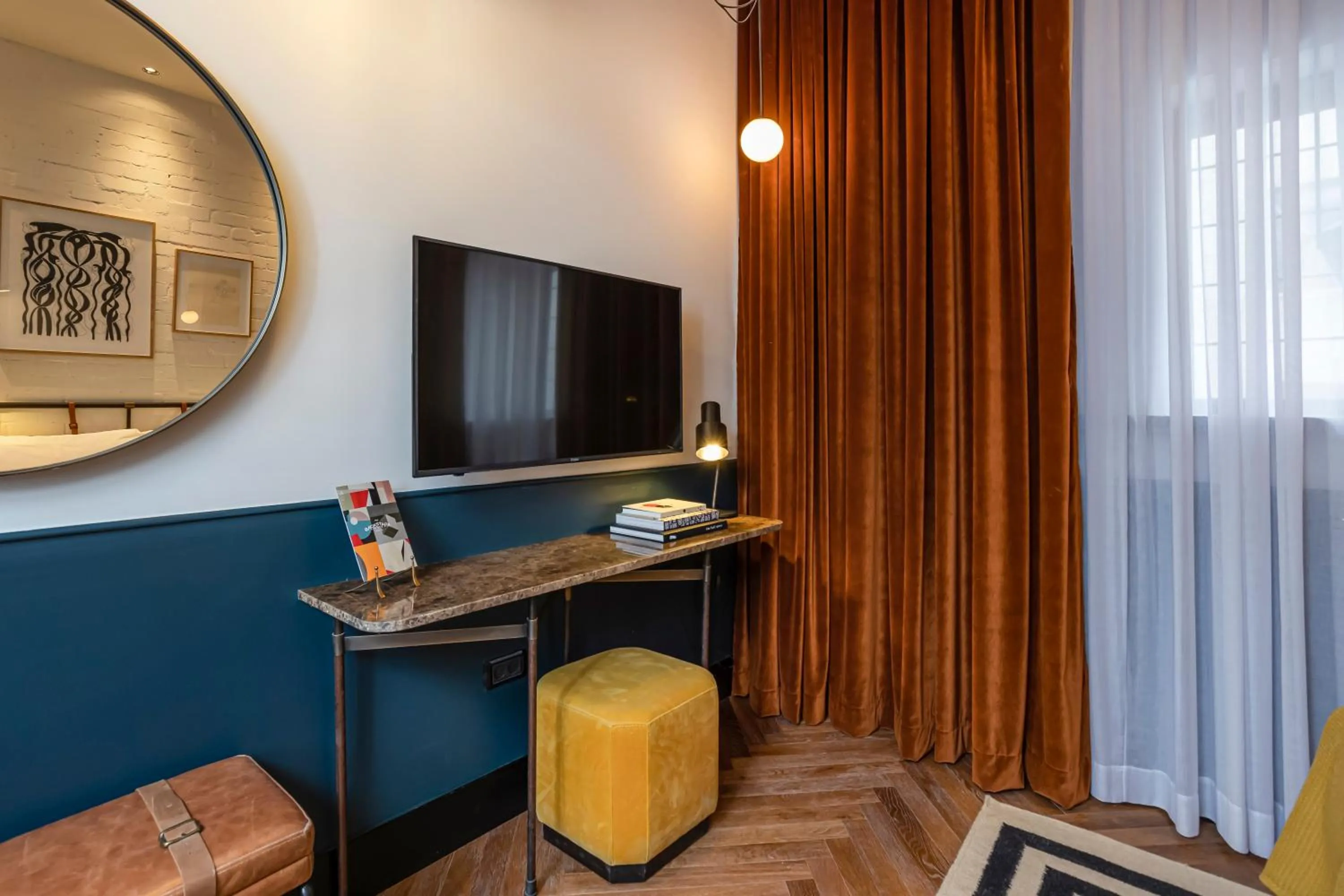 TV and multimedia in Backstage Hotel - an Atlas Boutique Hotel