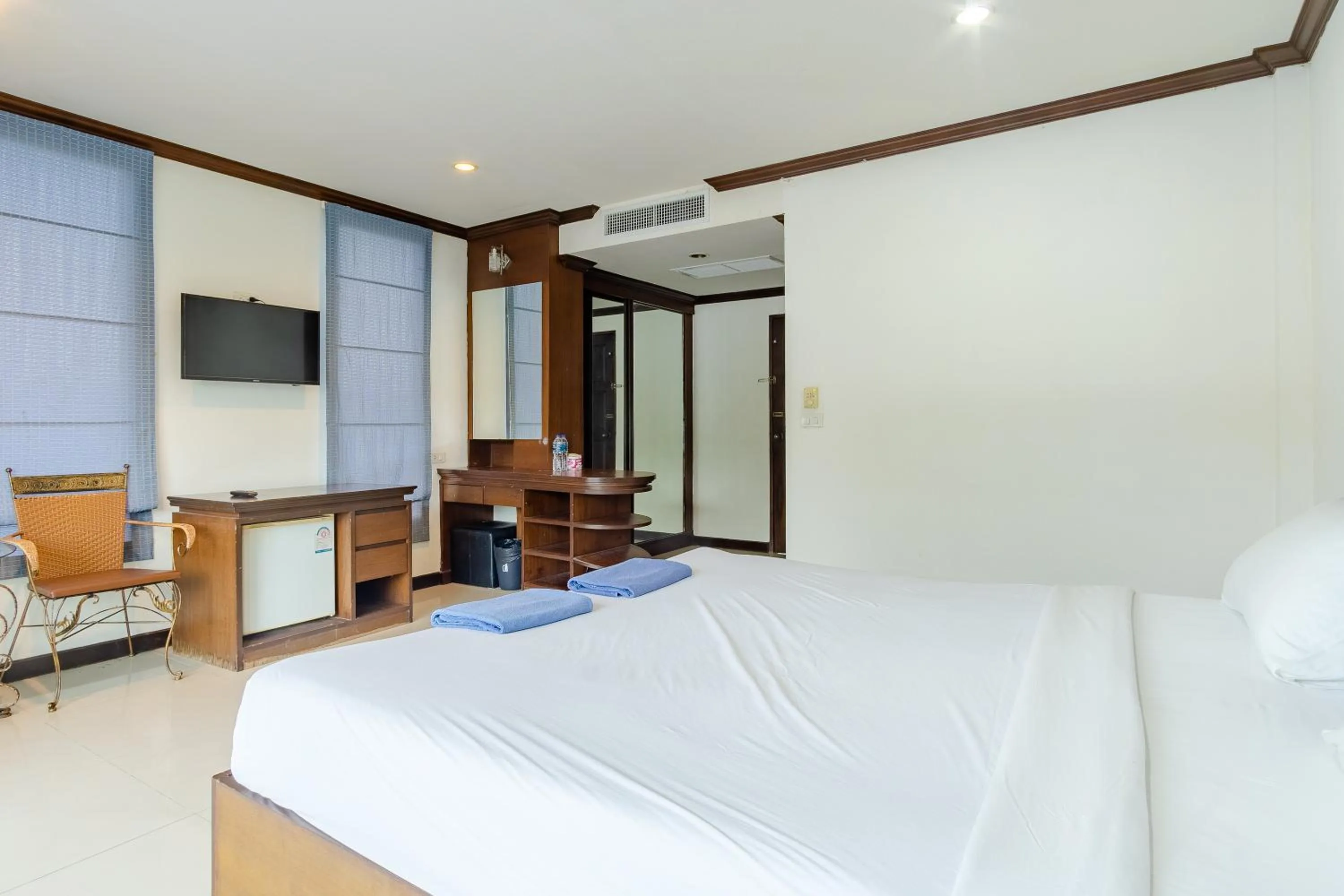 Photo of the whole room, Bed in Goodday Kathu