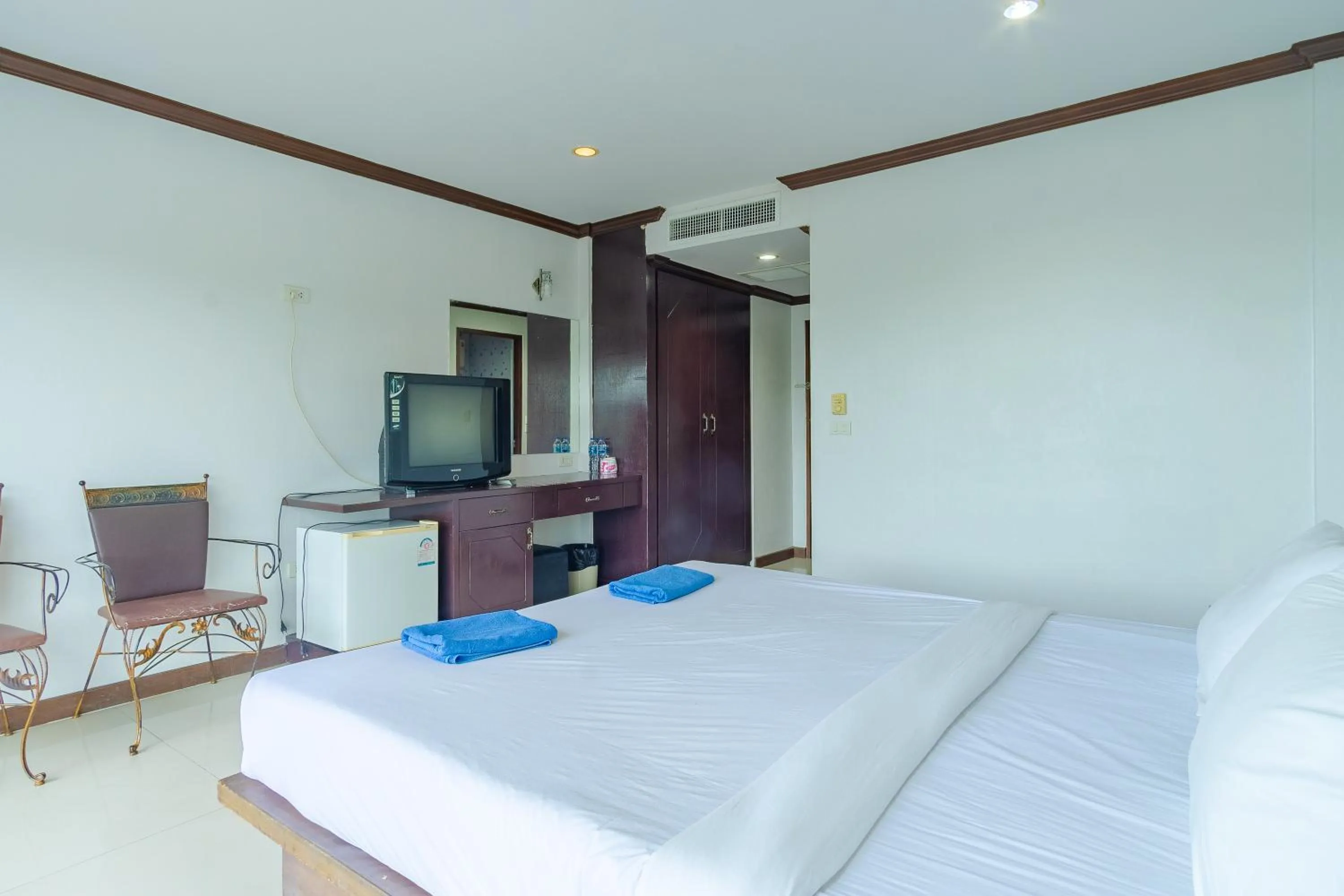 Bedroom, Bed in Goodday Kathu