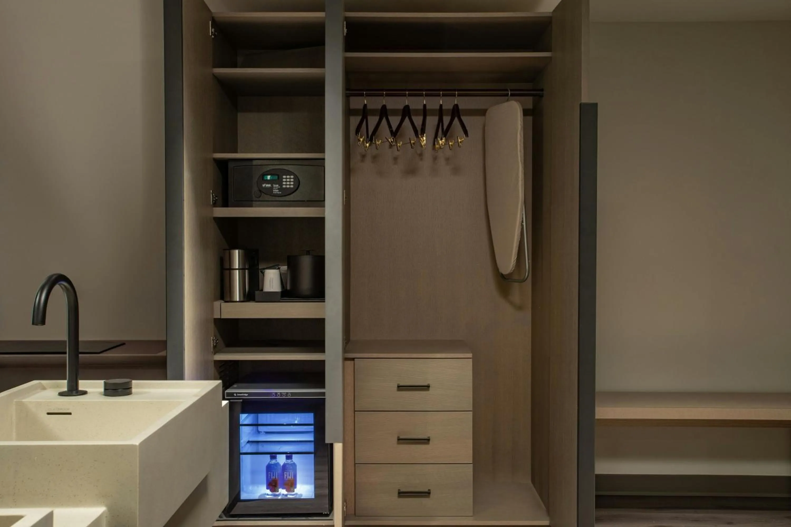 Photo of the whole room in AC Hotel by Marriott Downtown Los Angeles