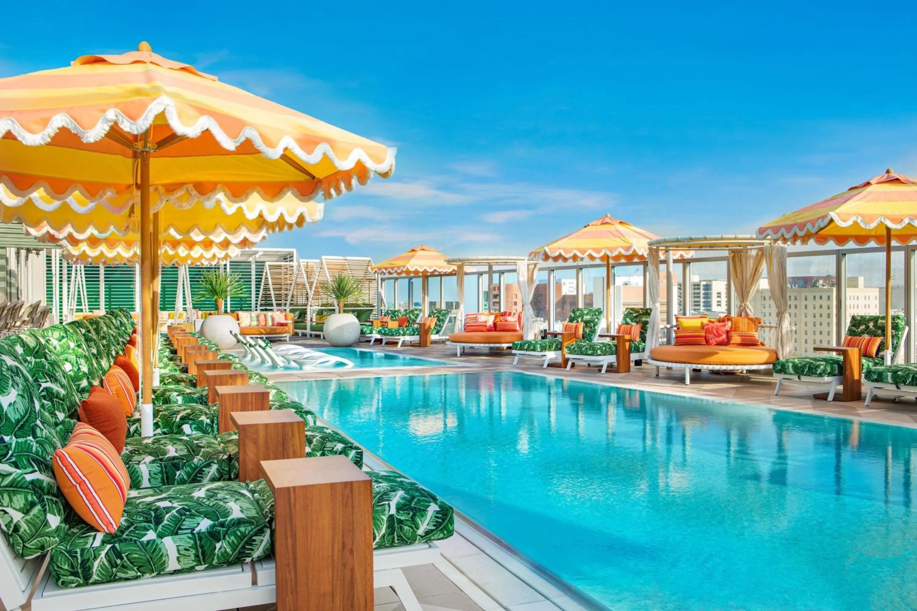 Swimming pool in Moxy Downtown Los Angeles