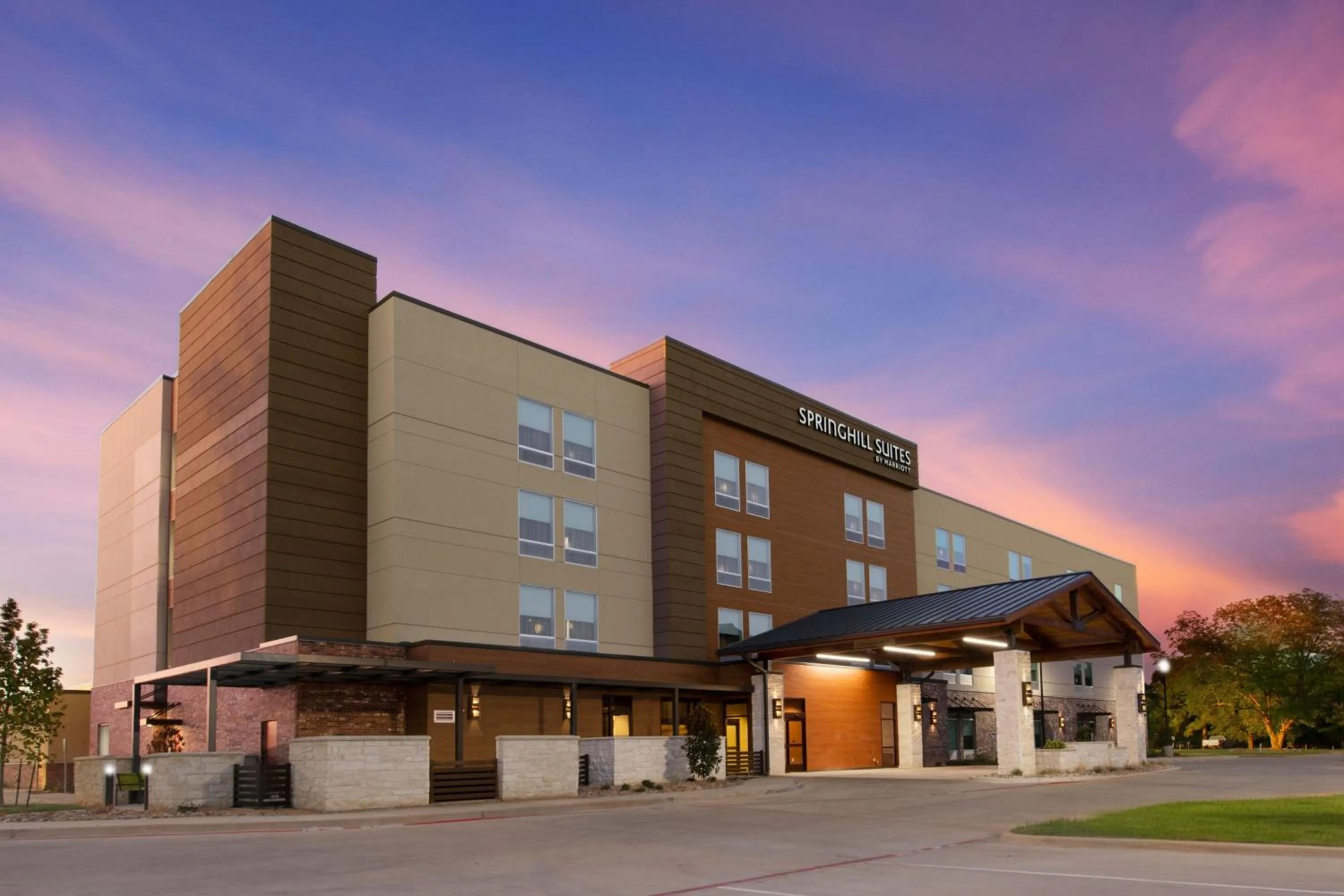 Property building in SpringHill Suites by Marriott Lindale Tyler