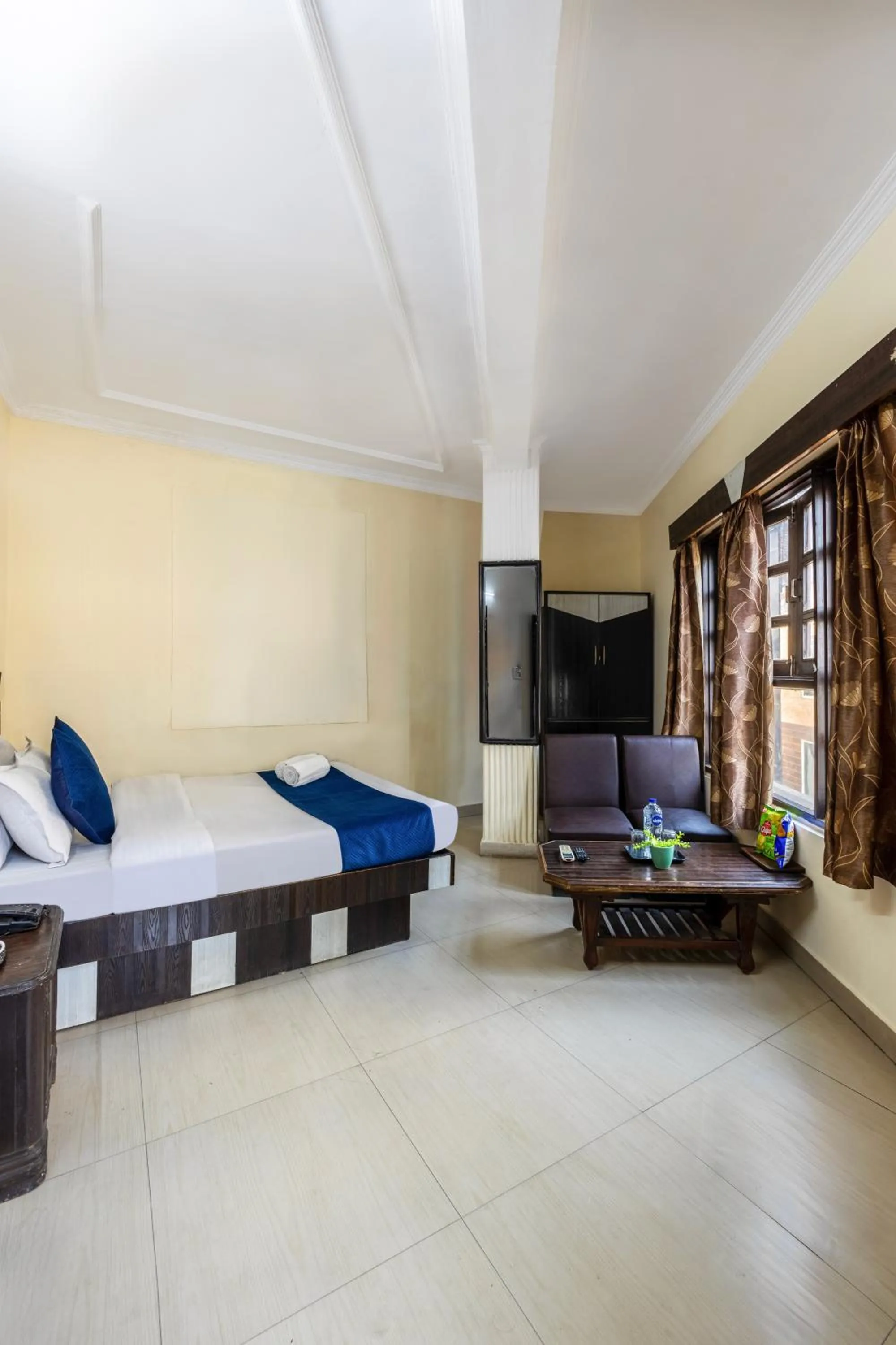 Bed in Hotel Ashoka Continental Near New Delhi Railway station