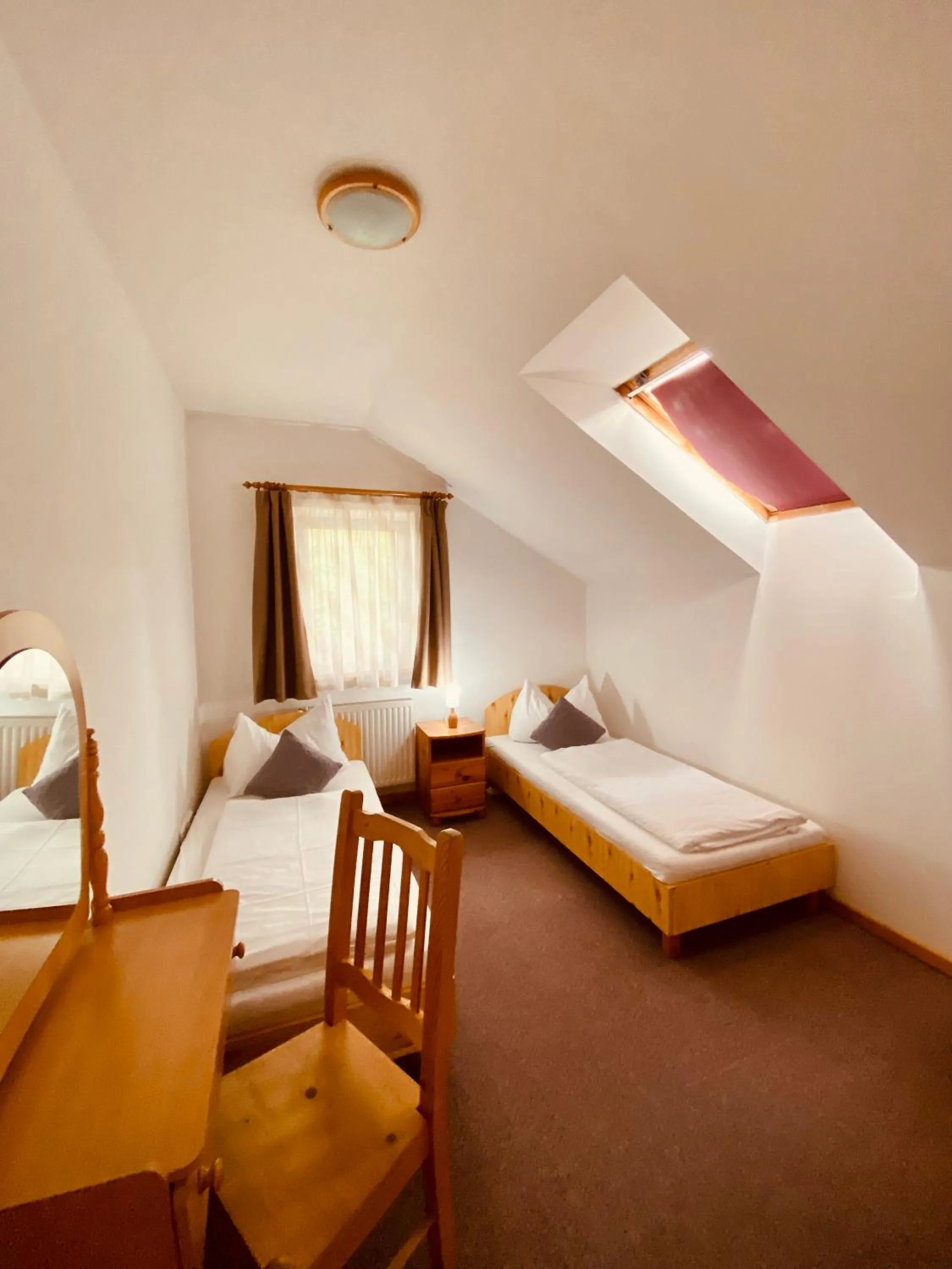 Photo of the whole room in Sommer Panzió