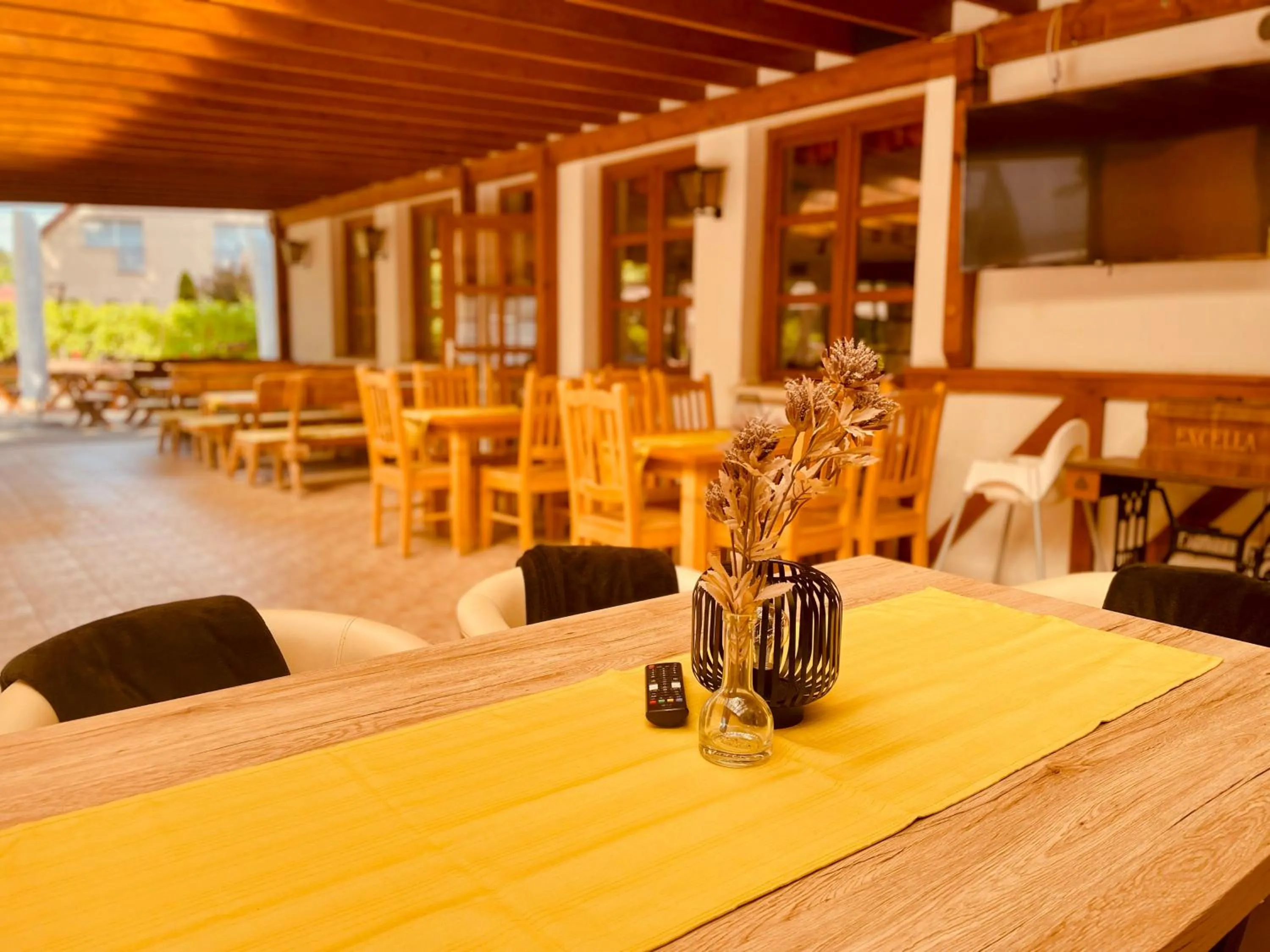 Restaurant/places to eat in Sommer Panzió