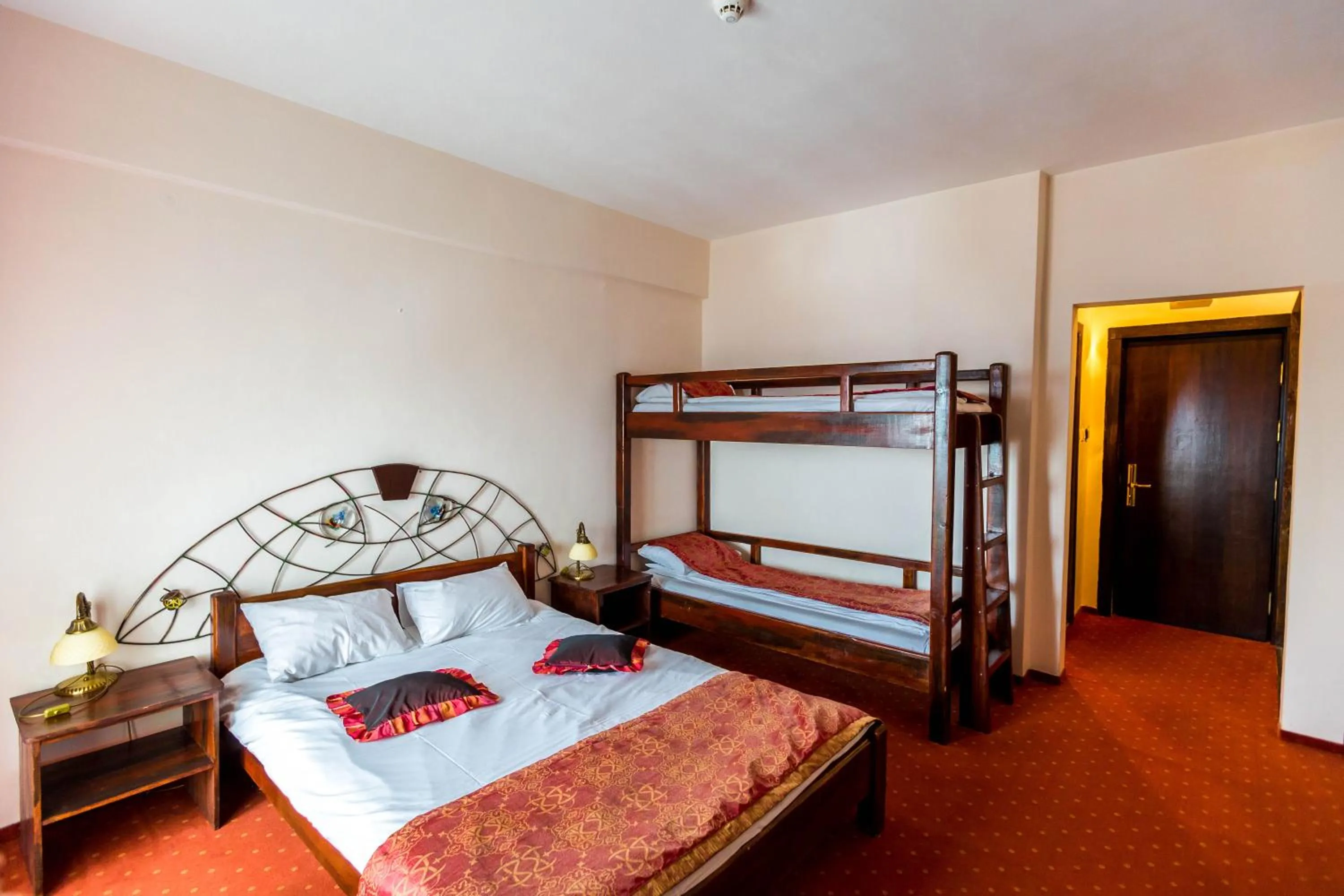 bunk bed, Bed in Hotel Onix