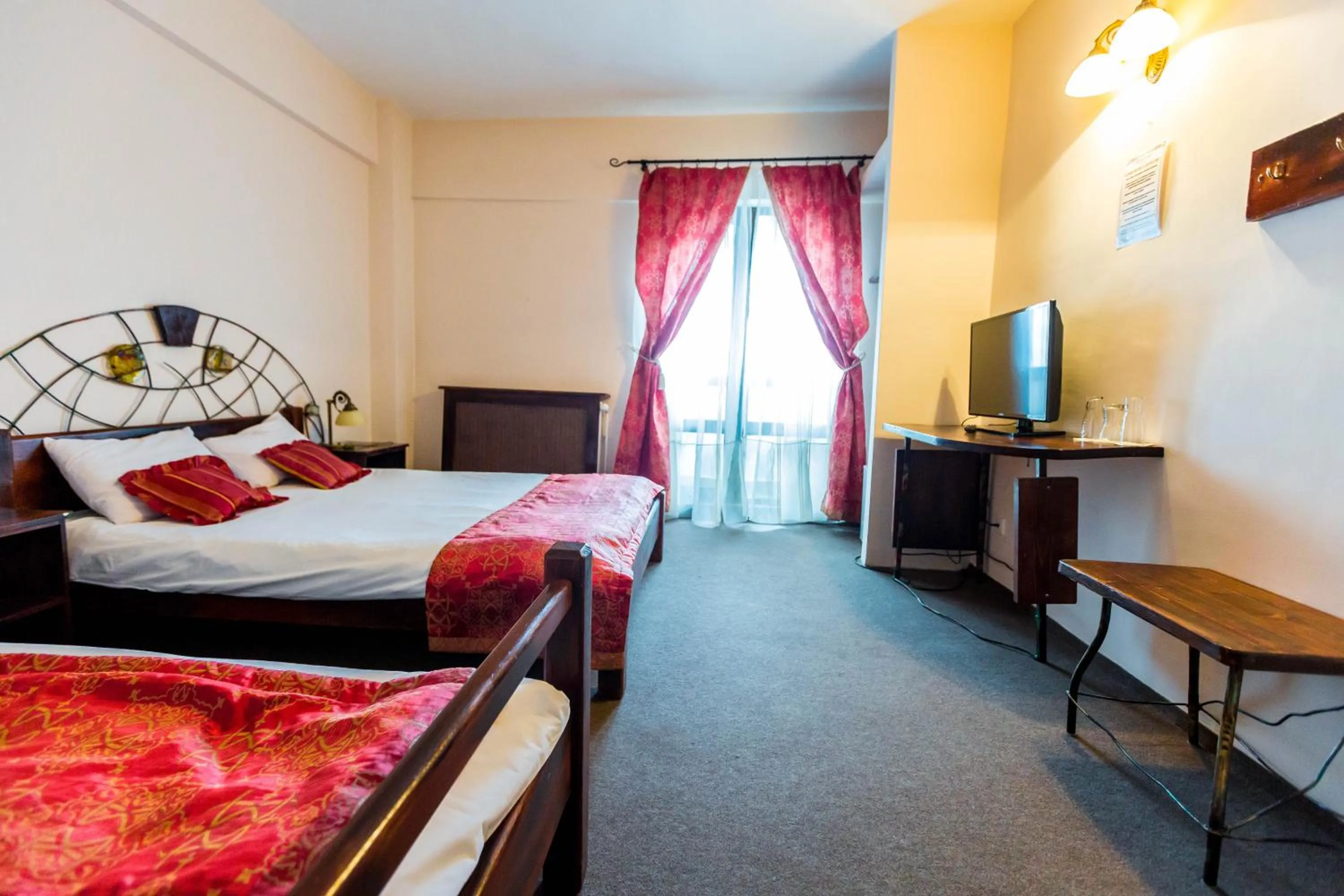 Photo of the whole room, Bed in Hotel Onix