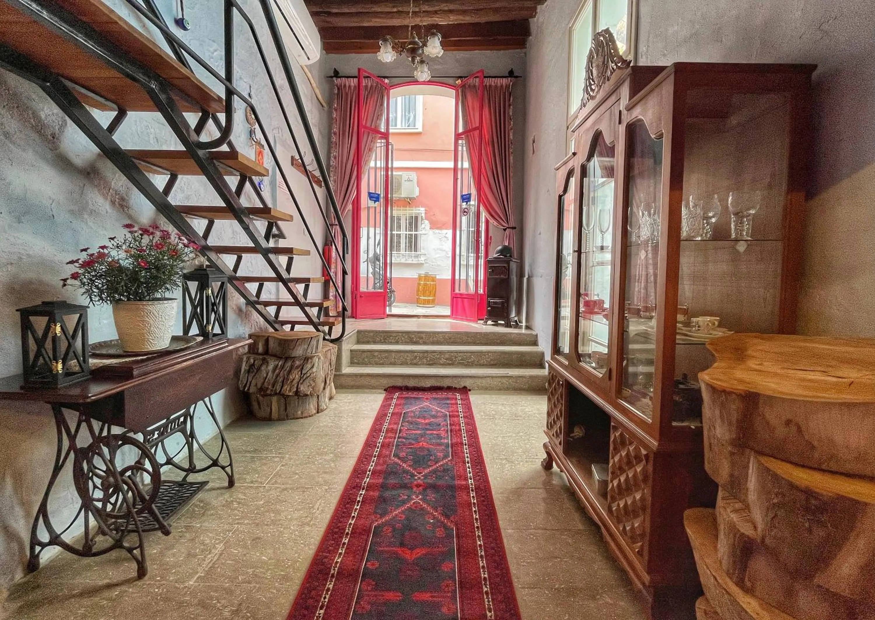 Facade/entrance in Eolya Konuk Evi