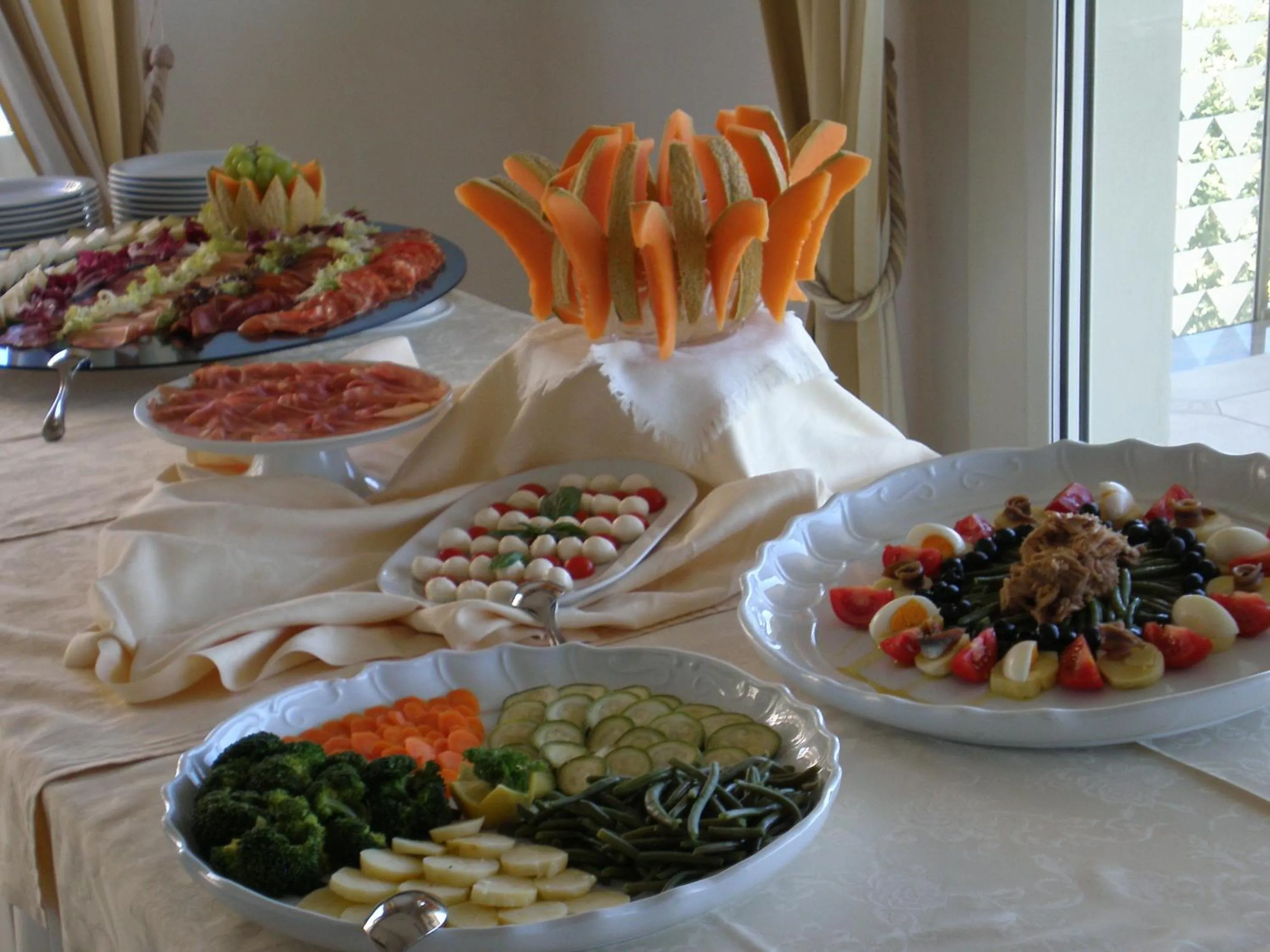 Food and drinks in Diplomatic