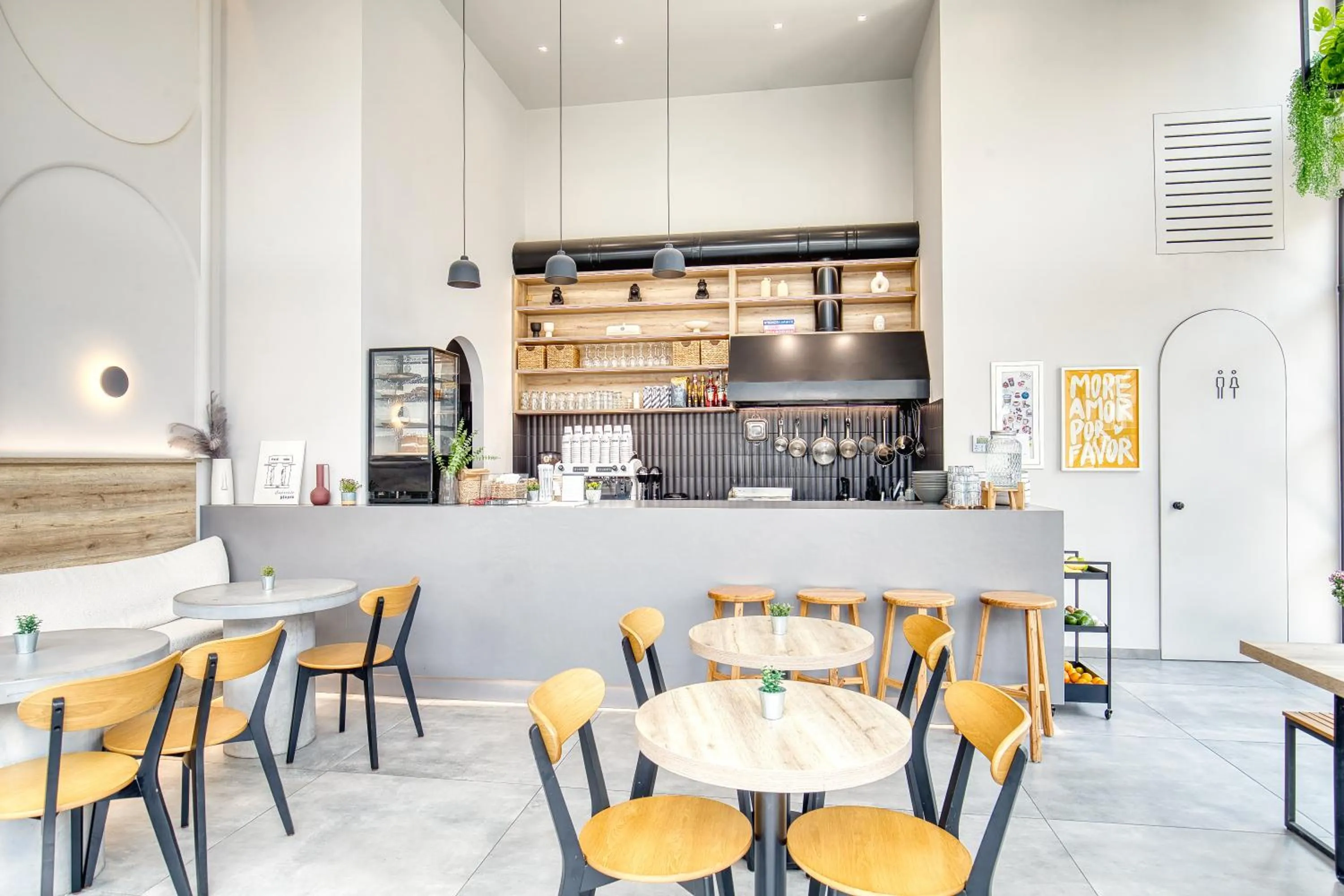 Restaurant/places to eat in Navitas House