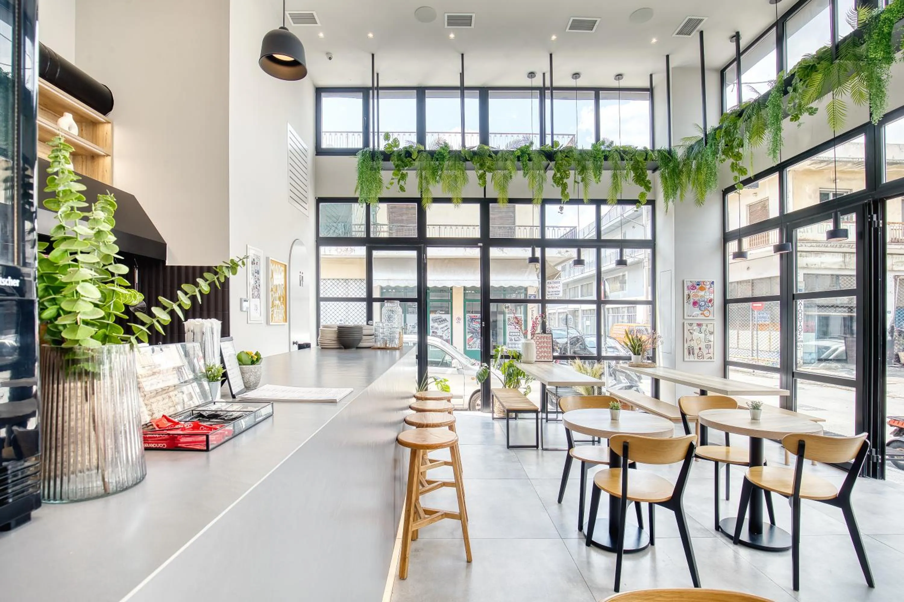 Restaurant/places to eat in Navitas House