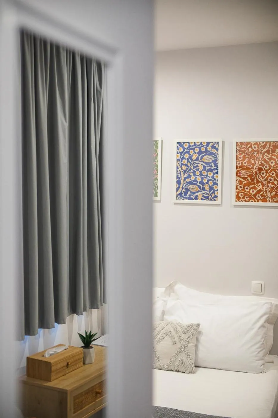 Photo of the whole room, Bed in Navitas House