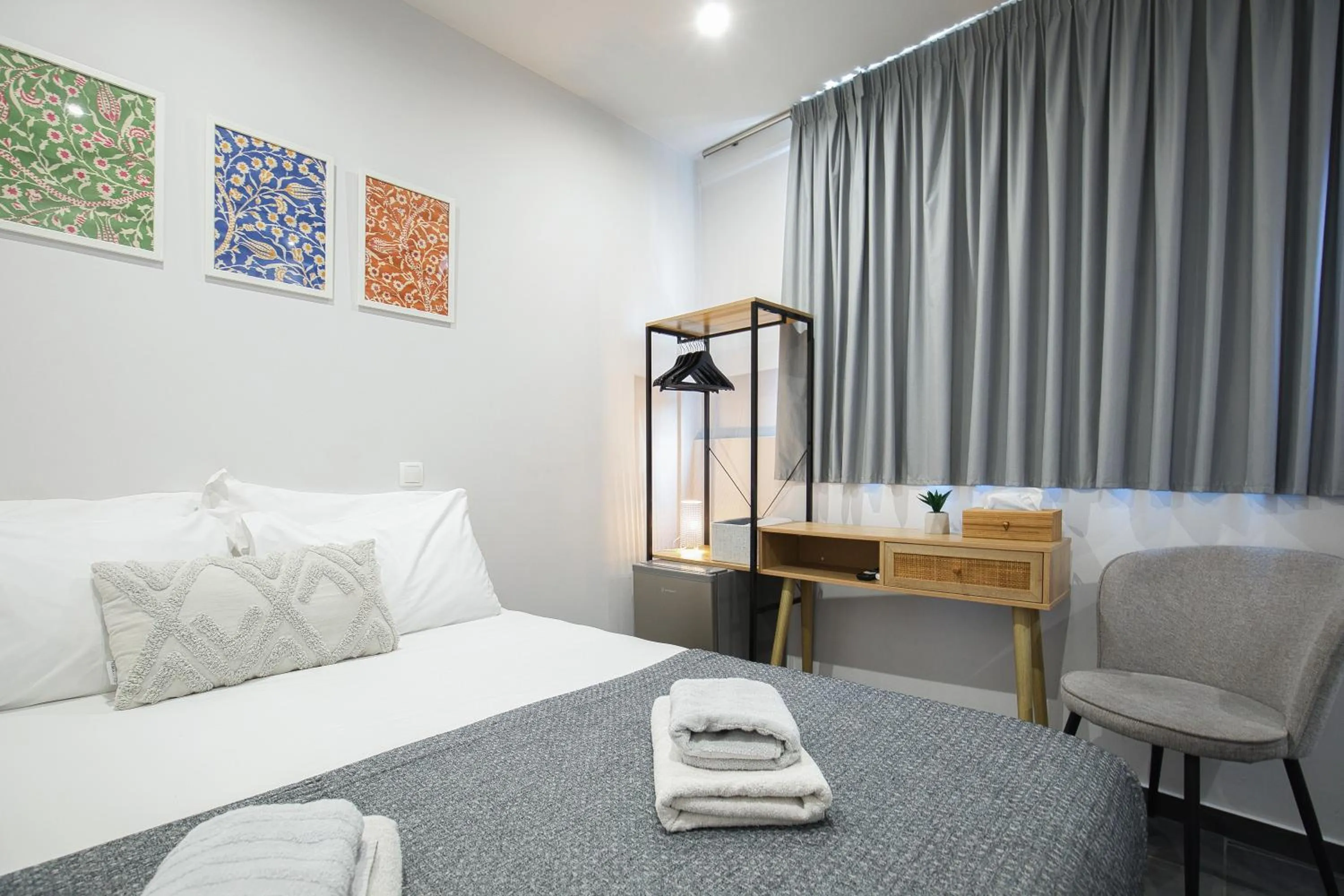 Photo of the whole room, Bed in Navitas House