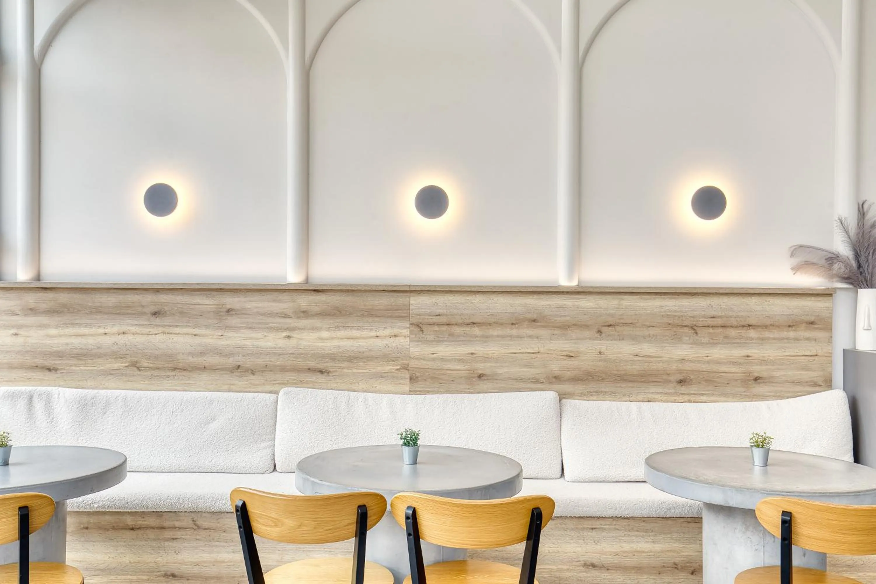 Restaurant/places to eat in Navitas House