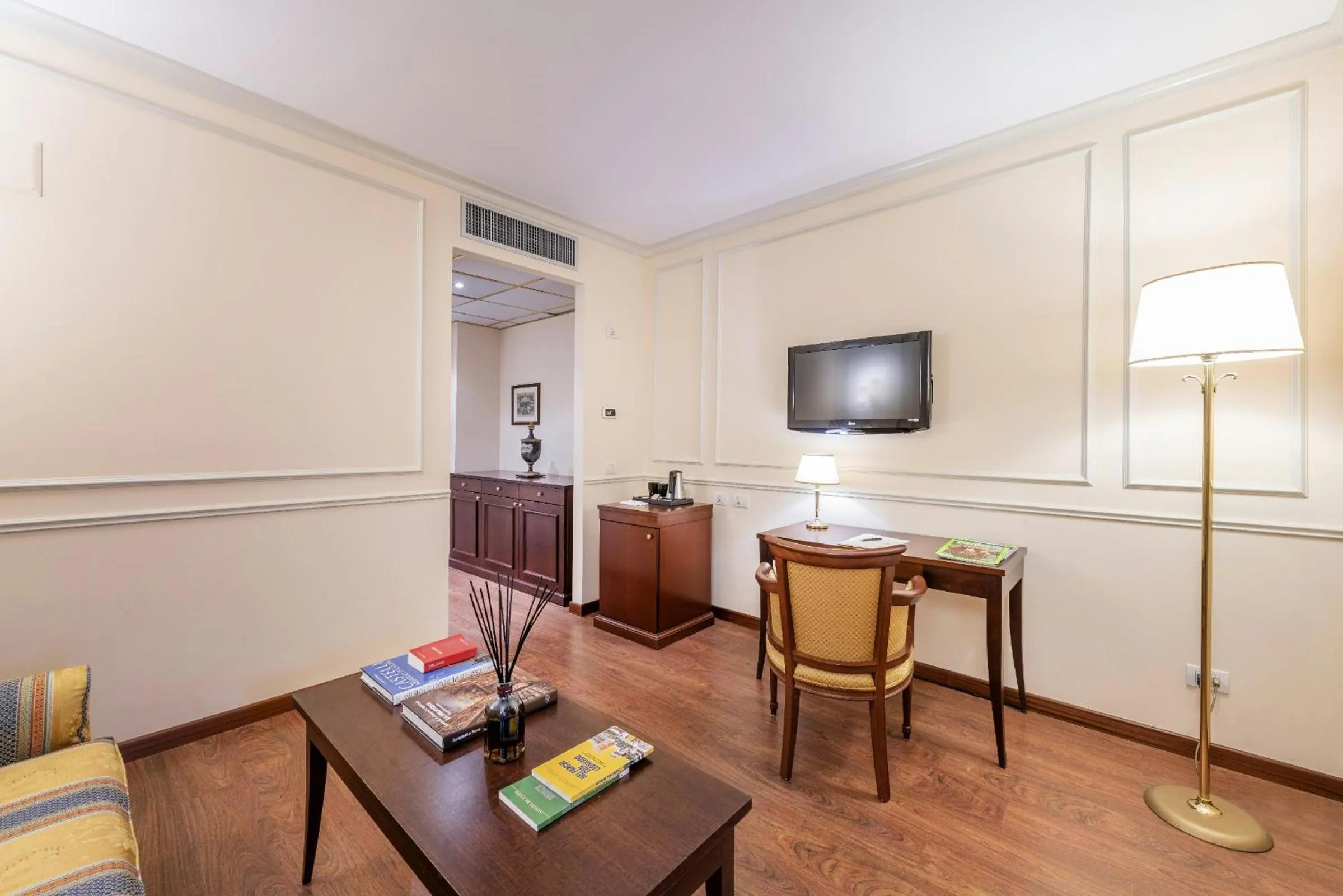 TV and multimedia in The Regency Sure Hotel Collection by Best Western