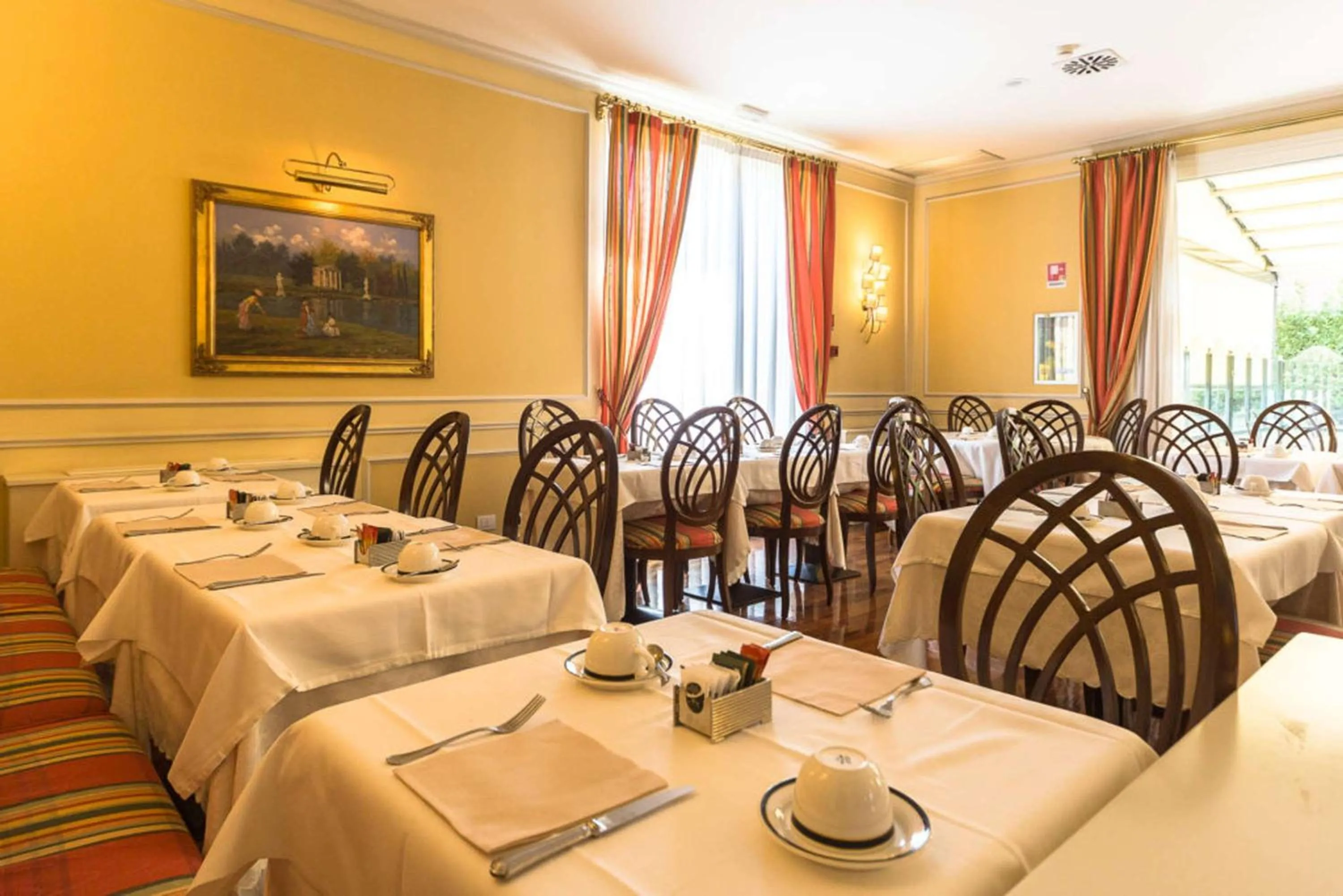 Restaurant/places to eat in The Regency Sure Hotel Collection by Best Western