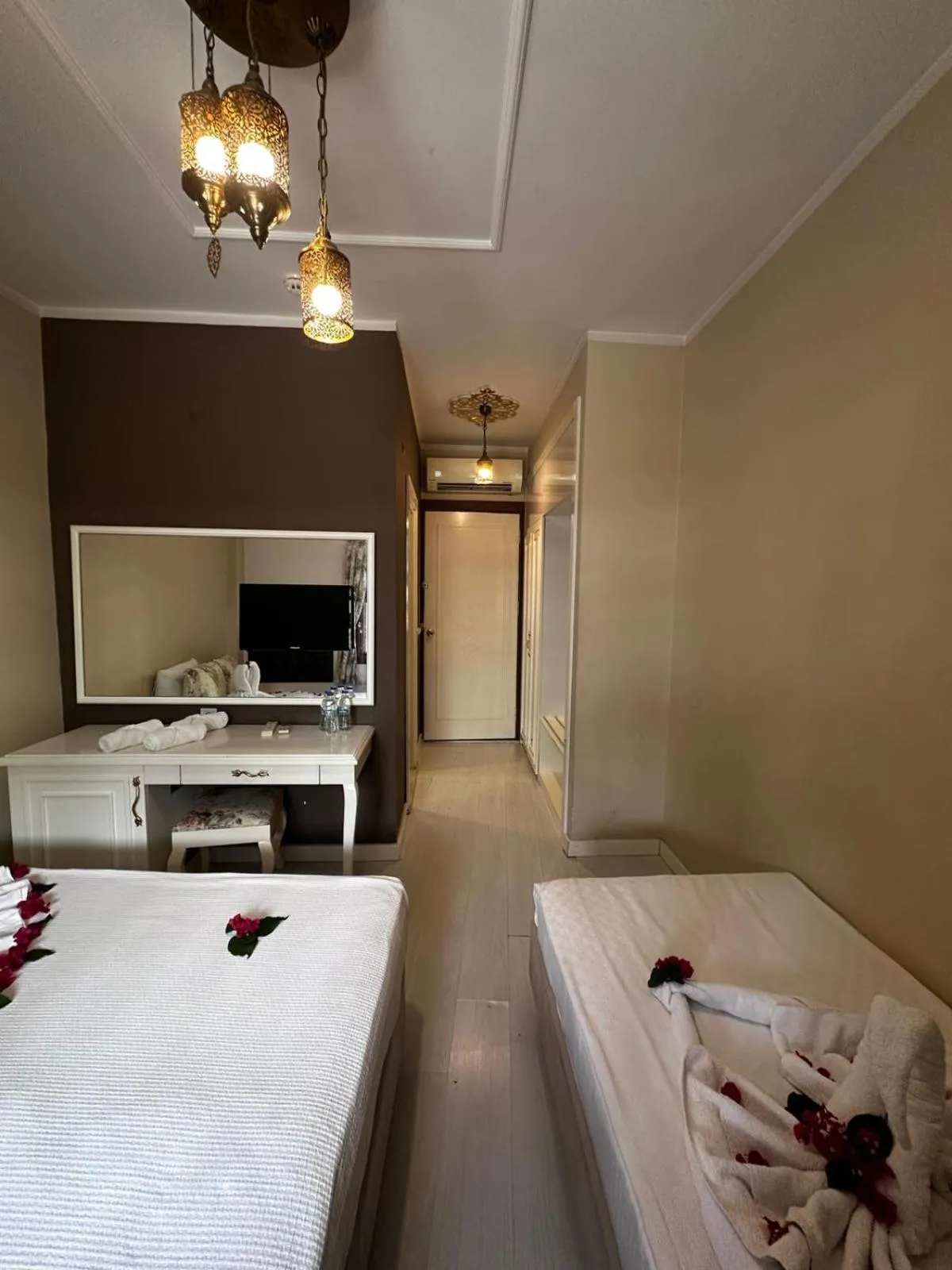 Bed in Kaleiçi Ozkavak Hotel