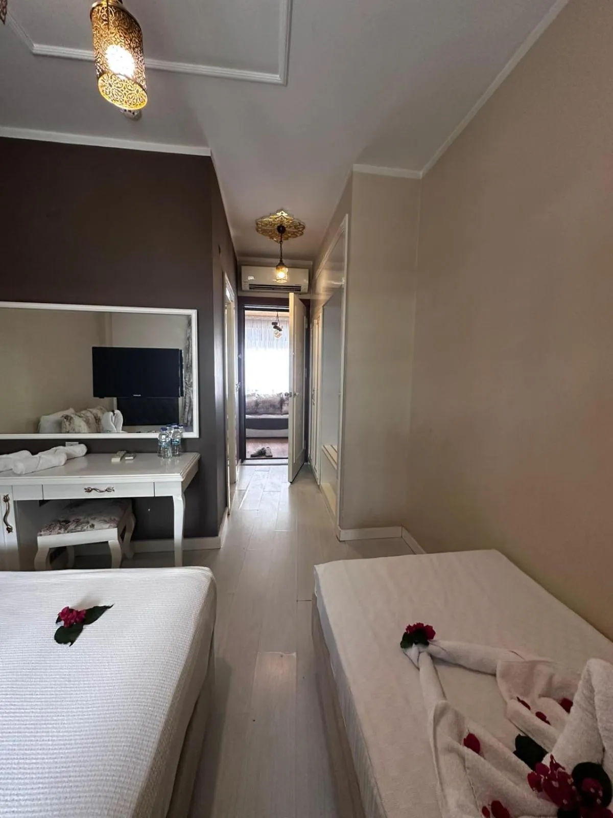 Bed in Kaleiçi Ozkavak Hotel