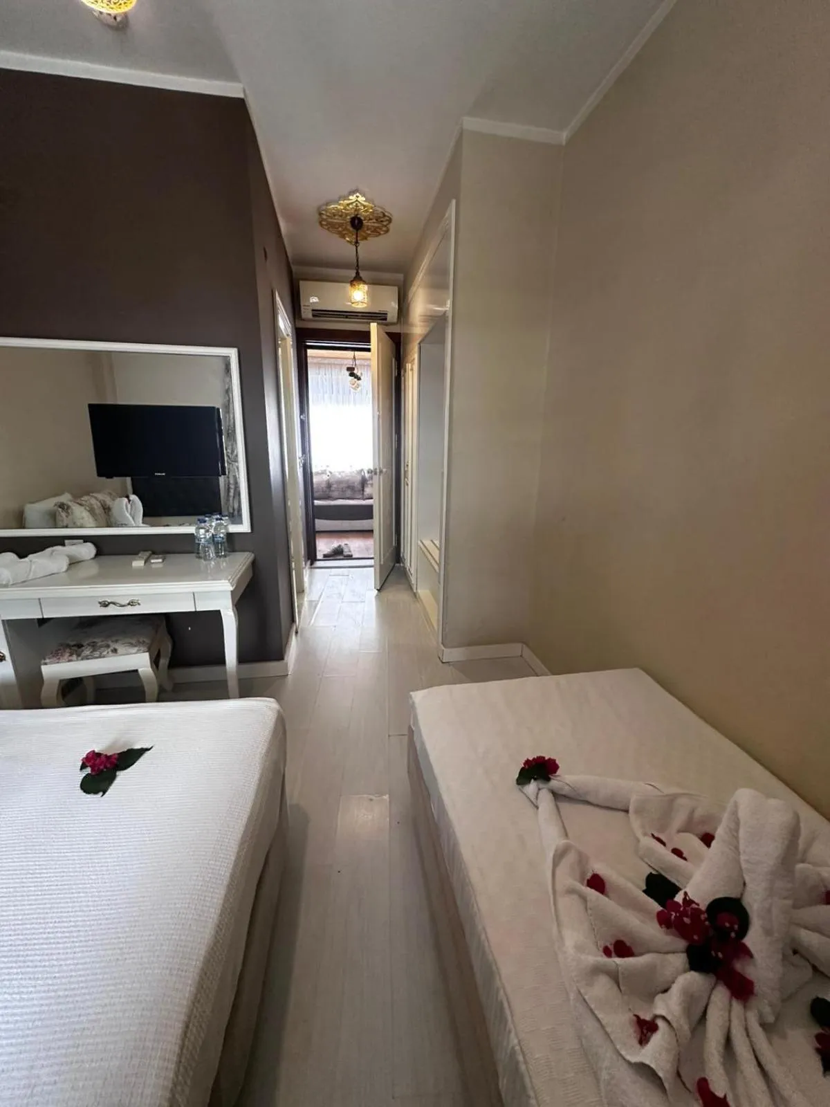 Bed in Kaleiçi Ozkavak Hotel