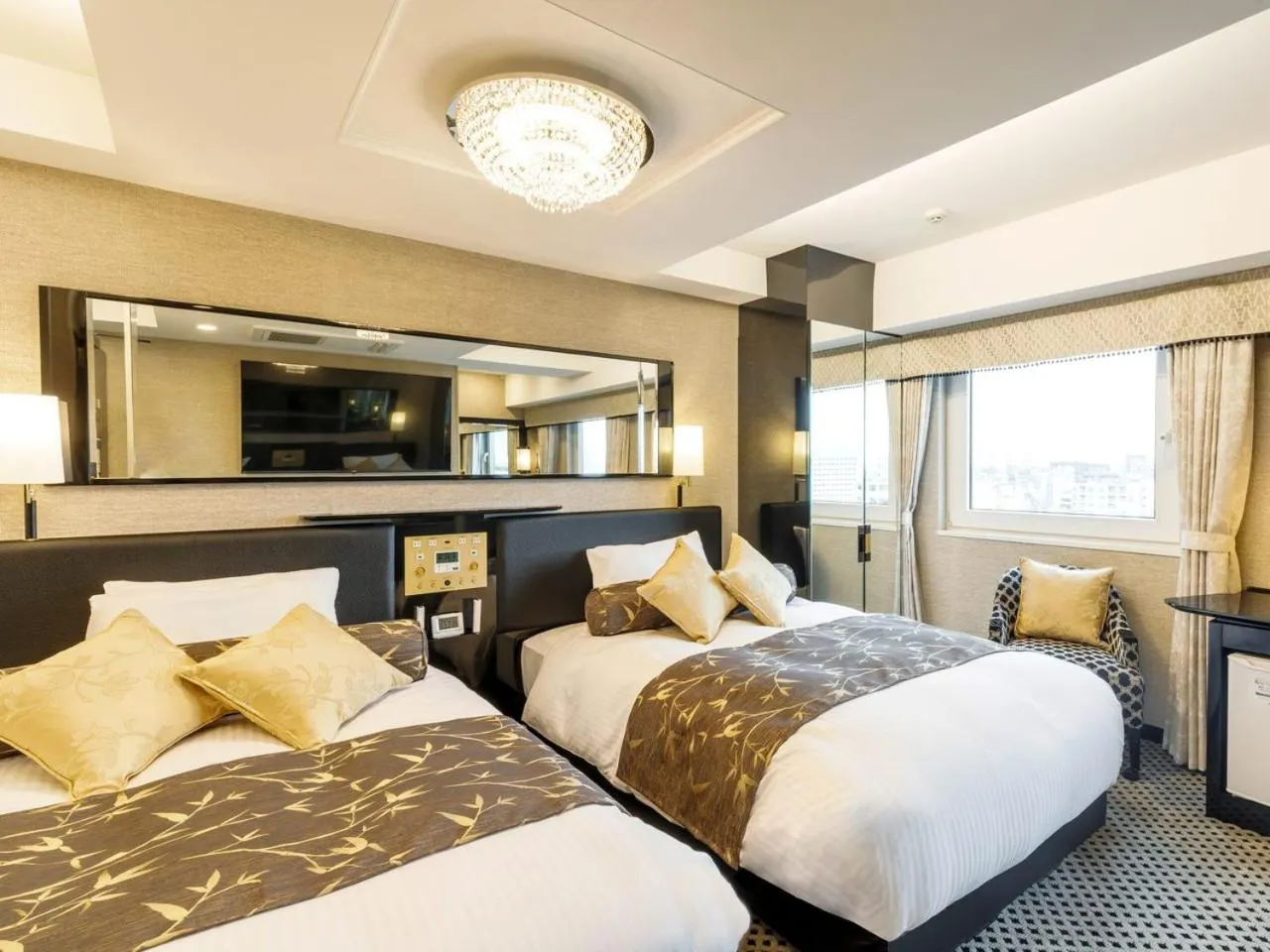 Photo of the whole room, Bed in APA Hotel Asakusa Kuramae Ekimae