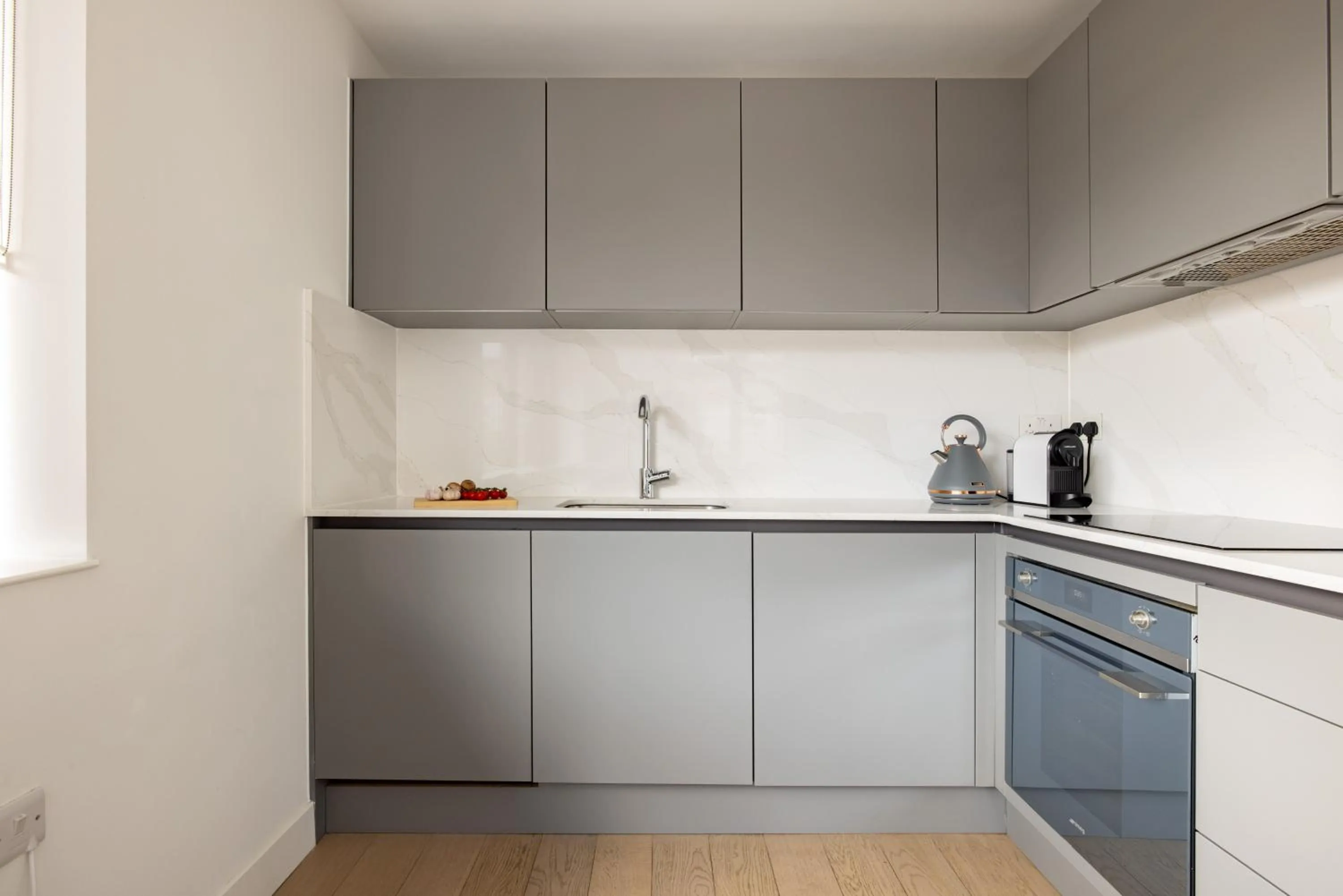 Kitchen or kitchenette in Charles Hope London Brentford