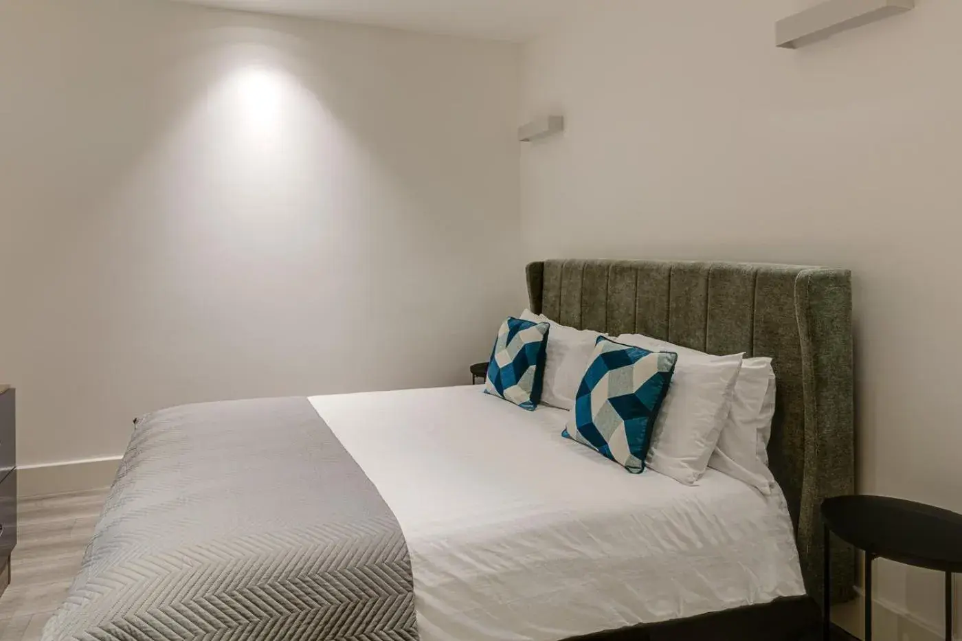 Deluxe Studio in Charles Hope London Brentford Deluxe Studio in Charles Hope London Brentford