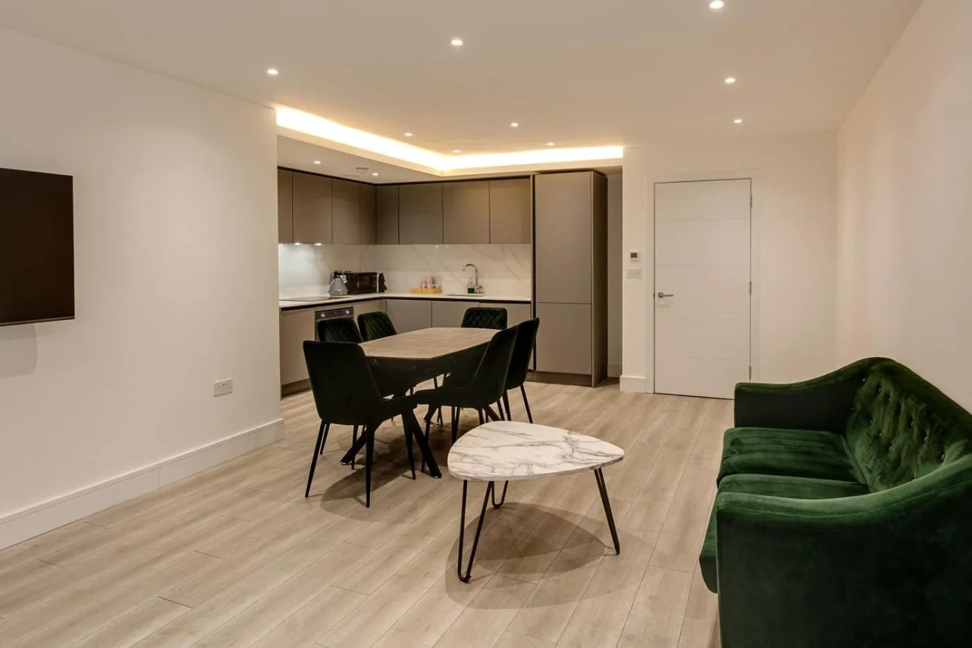 Kitchen or kitchenette in Charles Hope London Brentford