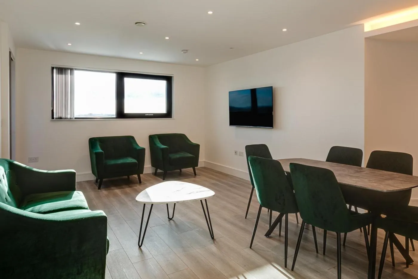 TV and multimedia in Charles Hope London Brentford