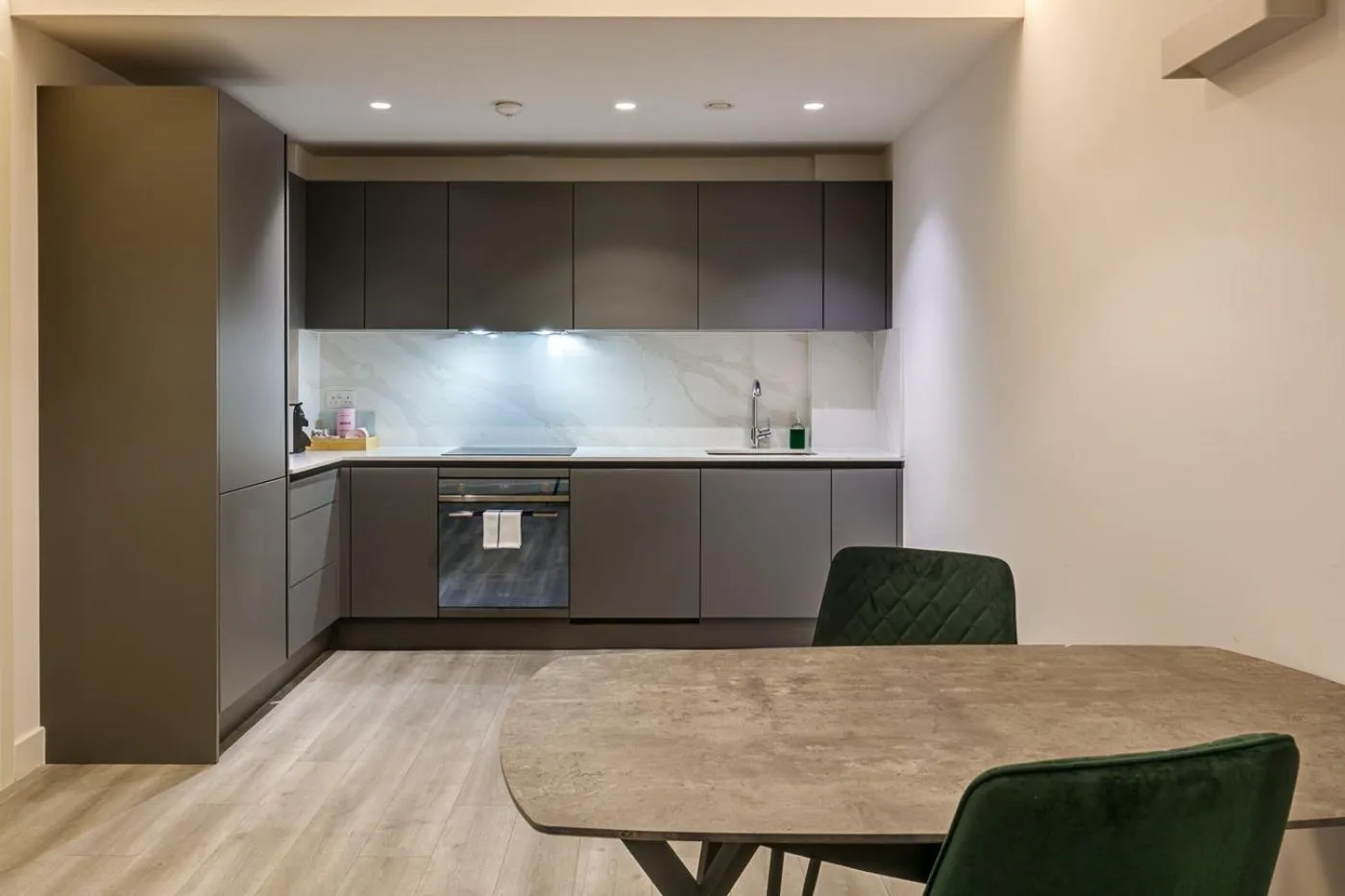 Kitchen or kitchenette in Charles Hope London Brentford