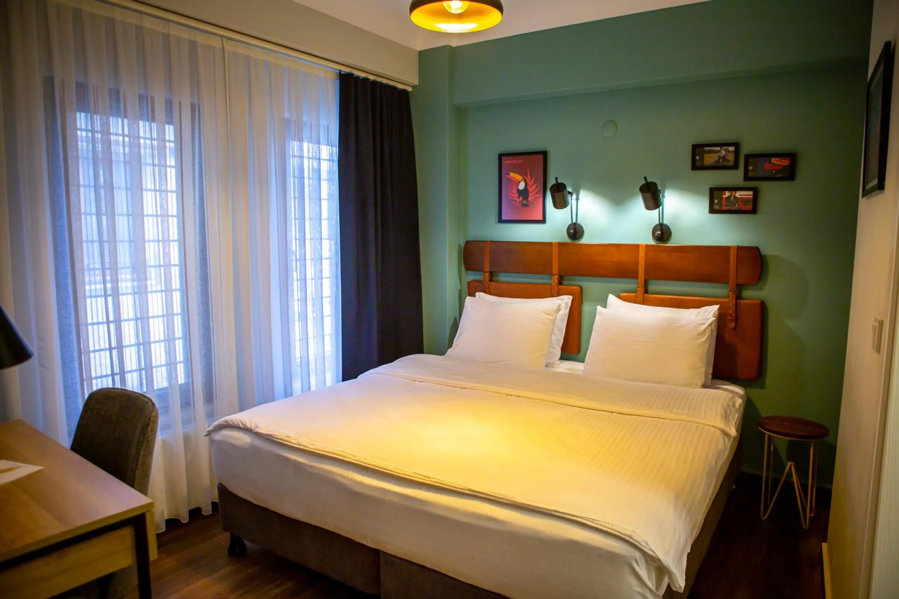 Photo of the whole room, Bed in The Abies