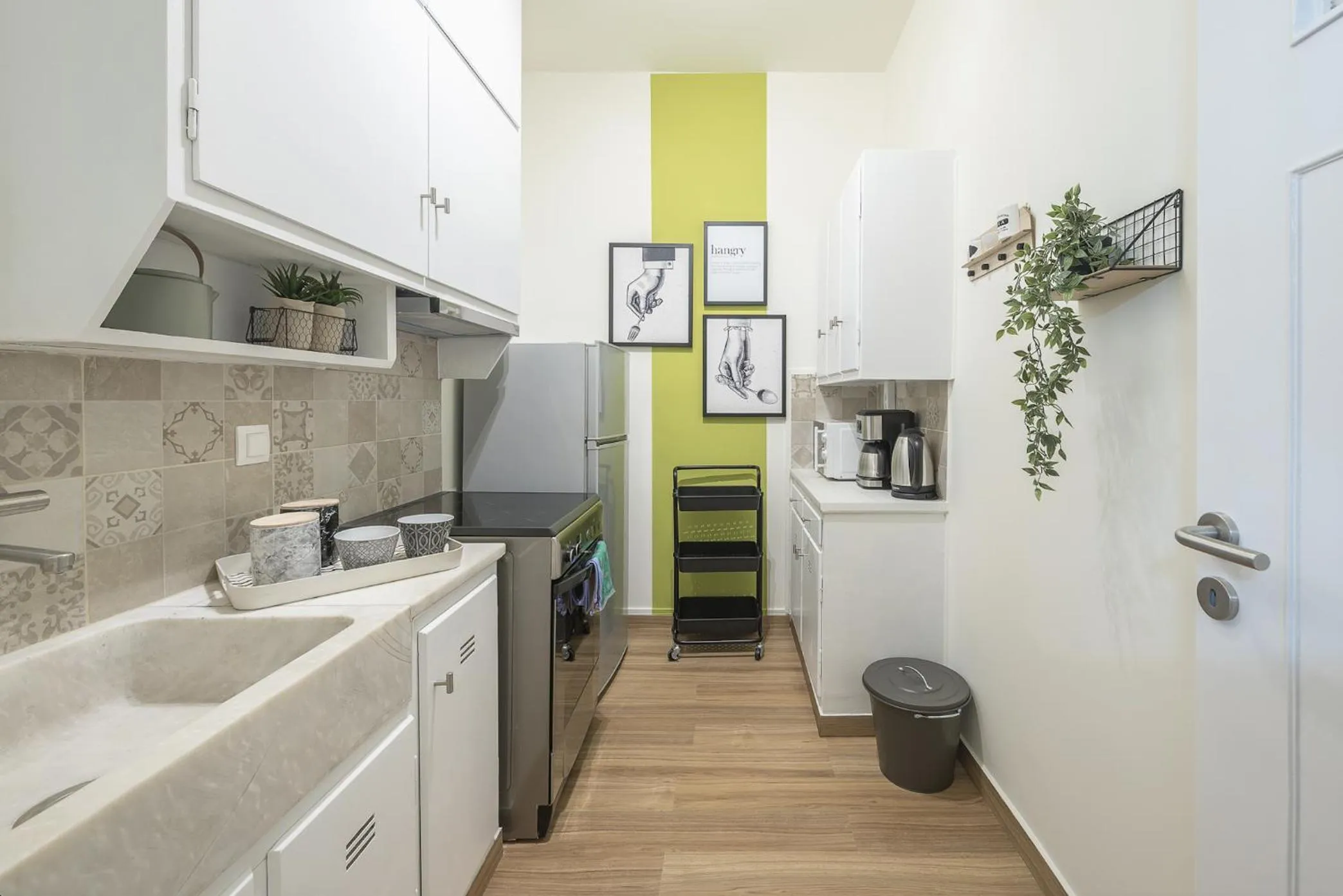 Kitchen or kitchenette in City Suite by Cloudkeys