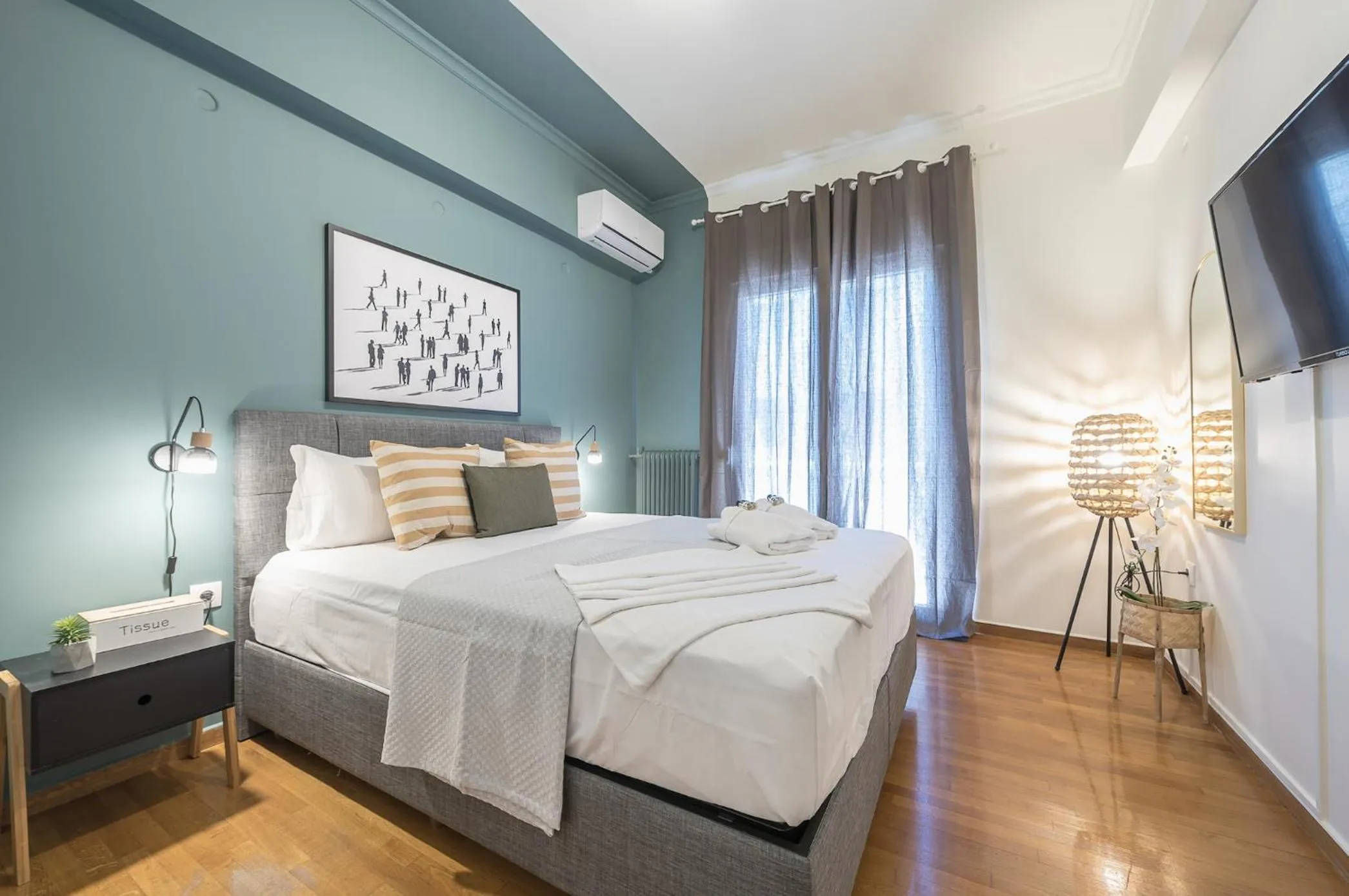 Bed in City Suite by Cloudkeys