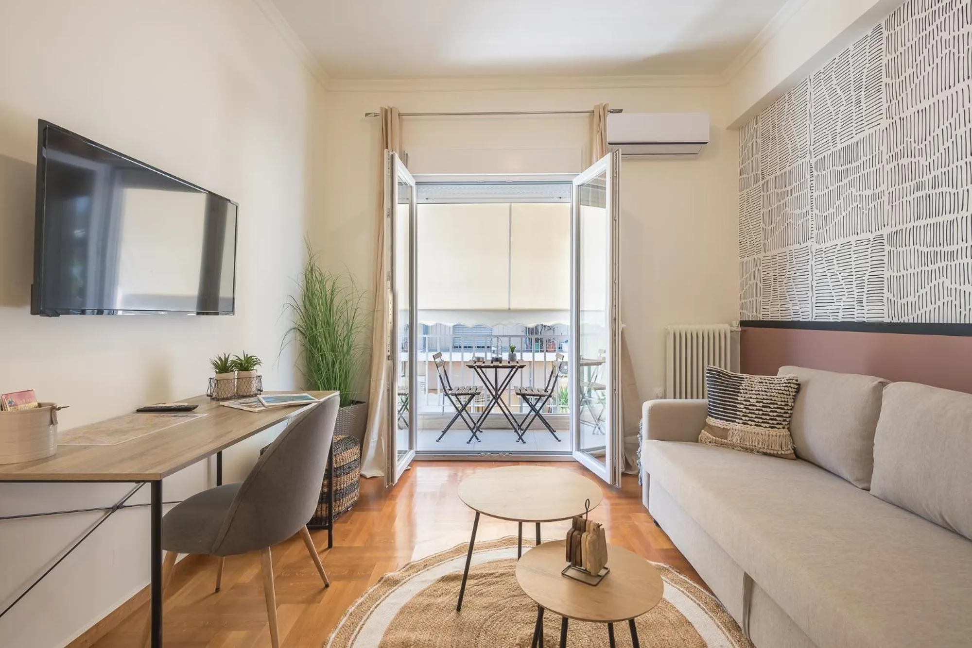 TV and multimedia in City Suite by Cloudkeys