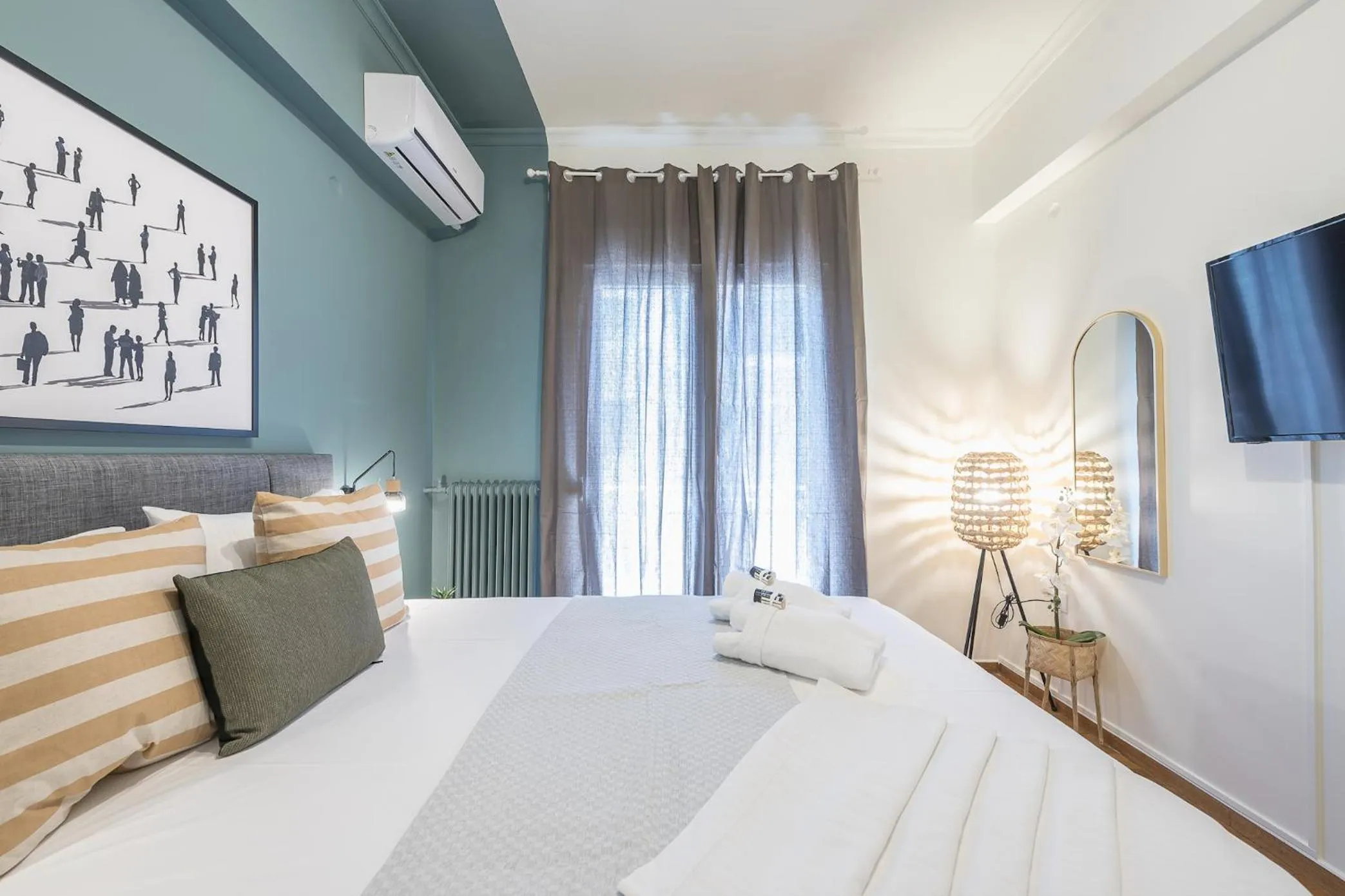 Bed in City Suite by Cloudkeys