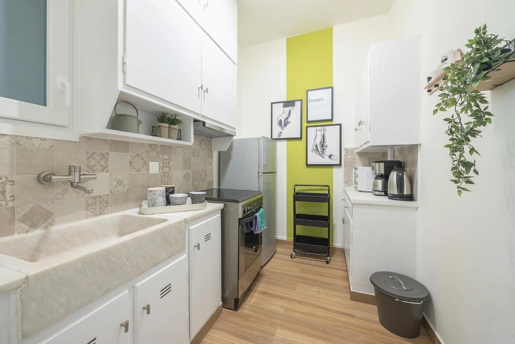 Kitchen or kitchenette in City Suite by Cloudkeys