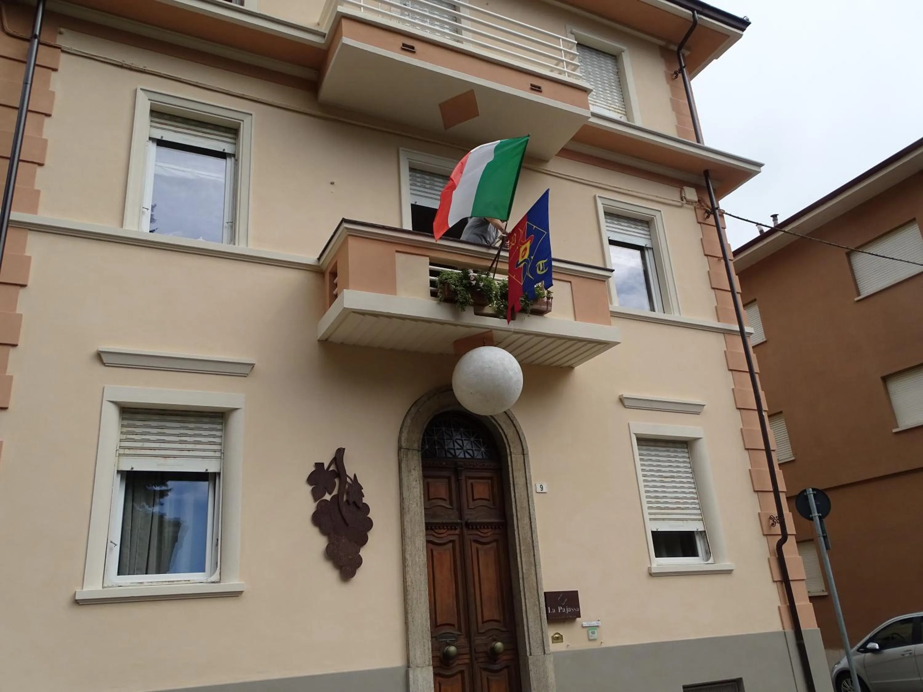 Property building in La Pajassa