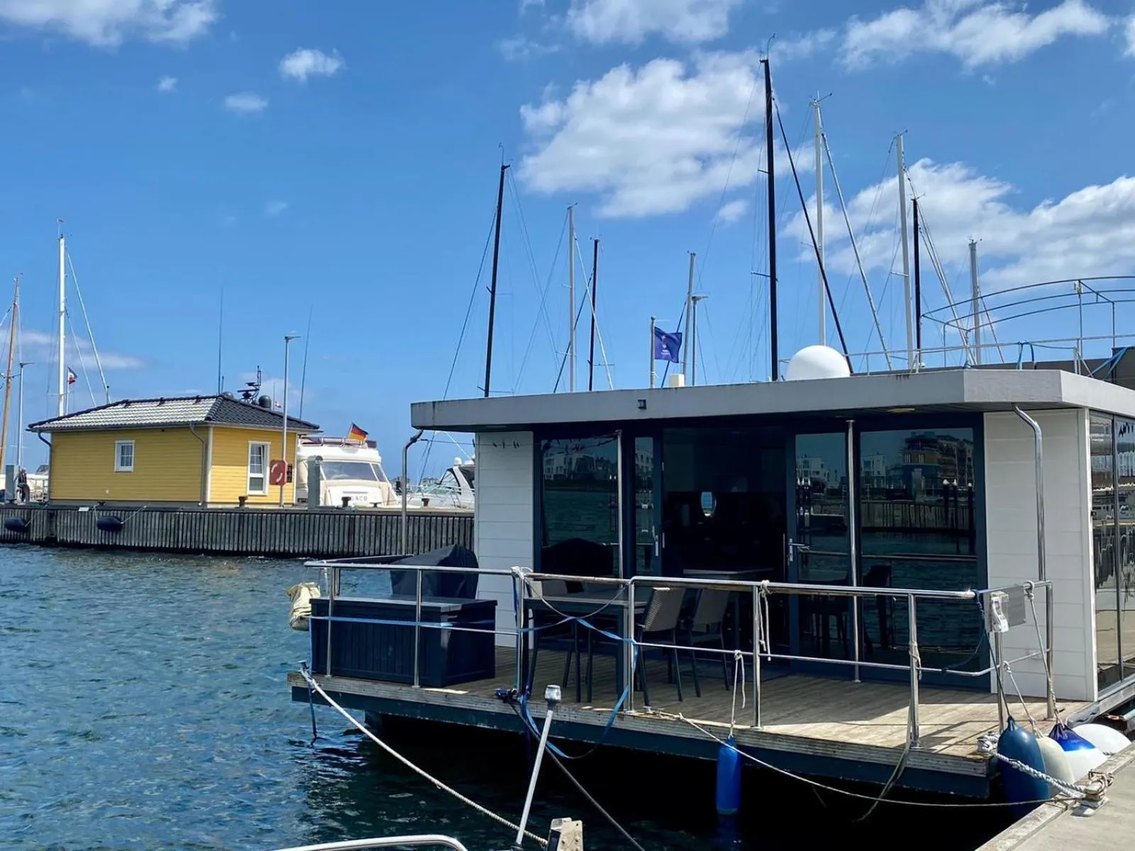 Hausboot Ferienhaus Captains Boat