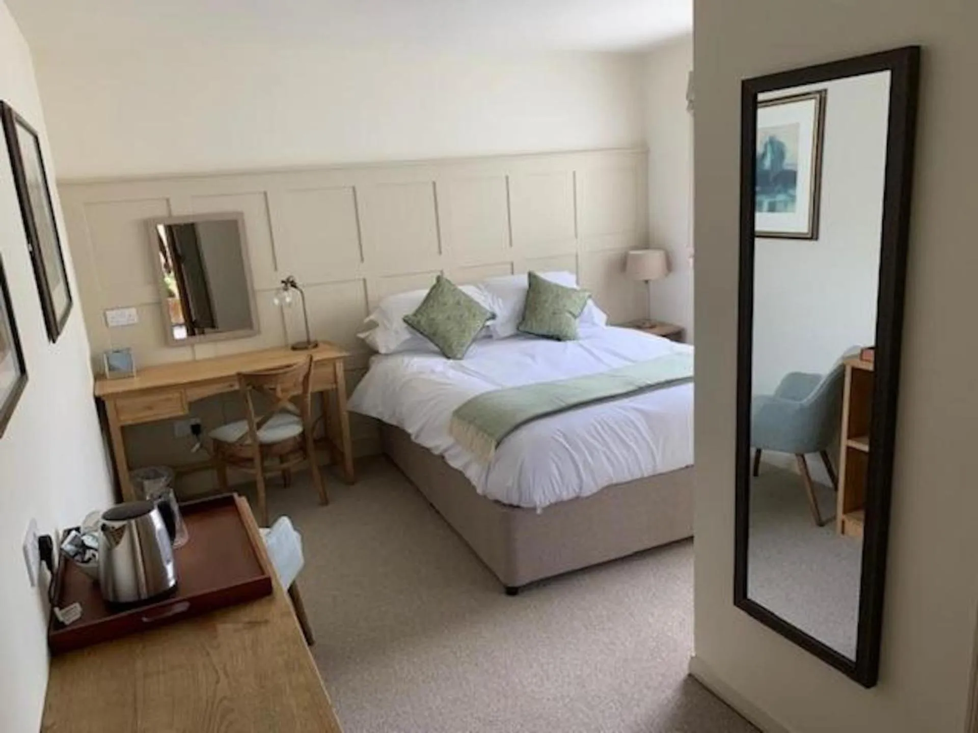 Bedroom, Bed in The Coach and Horses