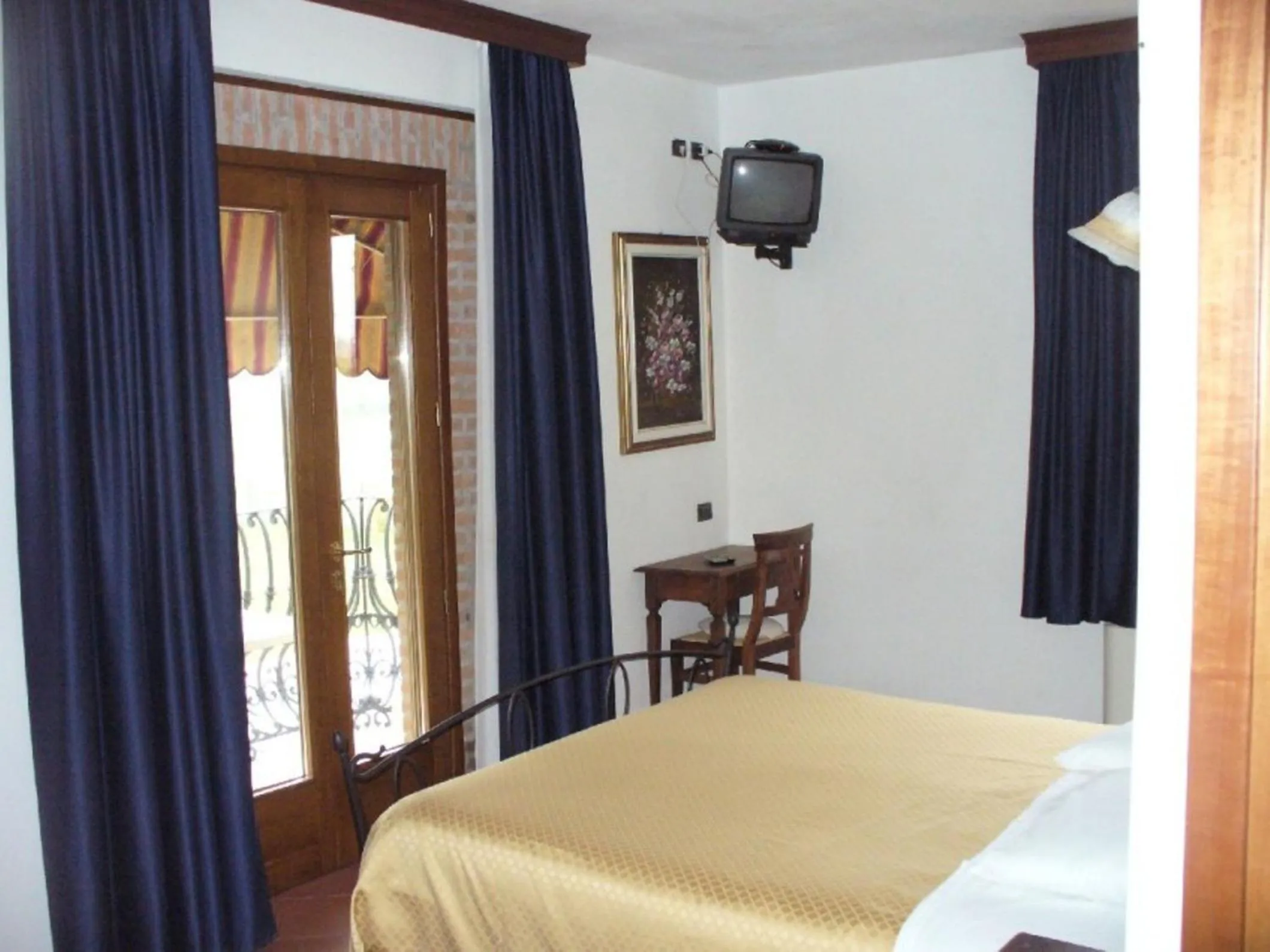Balcony/Terrace, Bed in Agriturismo Corte Trincerone