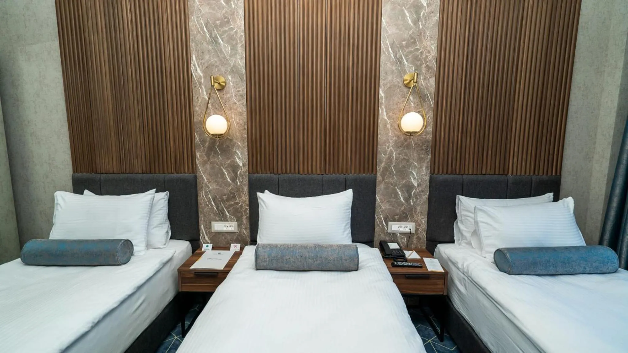 Photo of the whole room, Bed in Ring Stone Hotels Bosphorus - Special Class