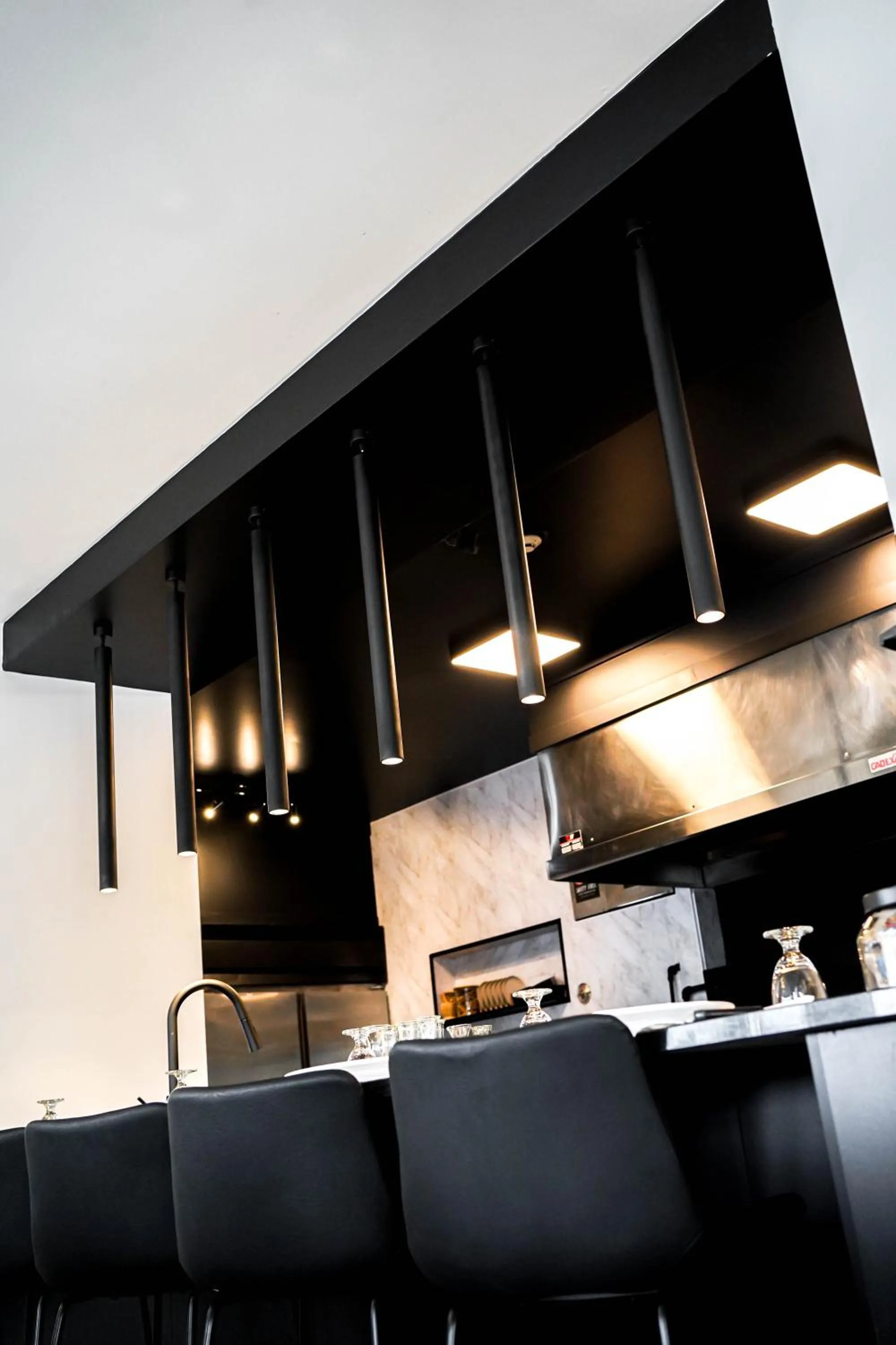 Dining area in Auberge du Lac des Sables