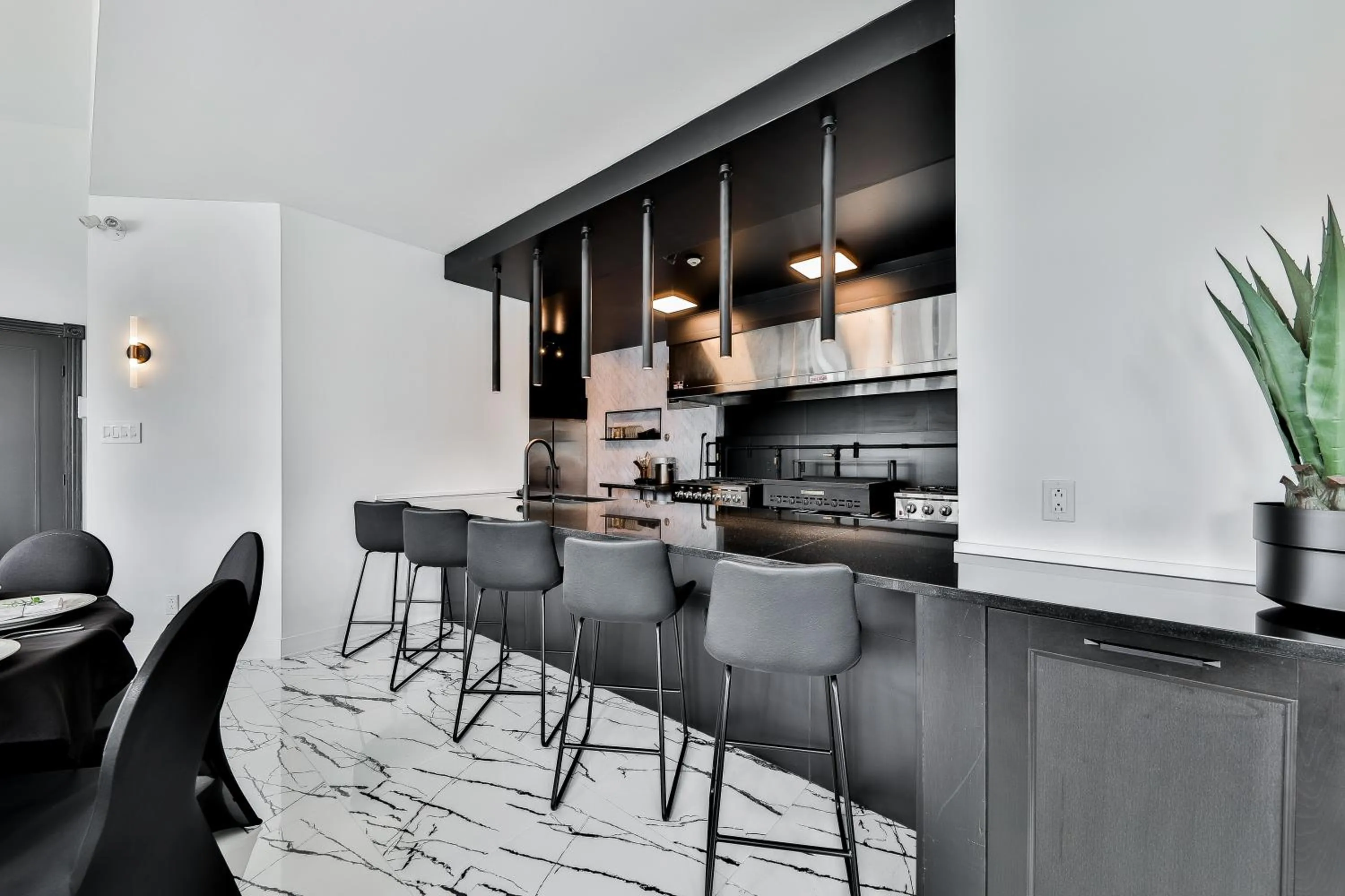 Kitchen or kitchenette in Auberge du Lac des Sables